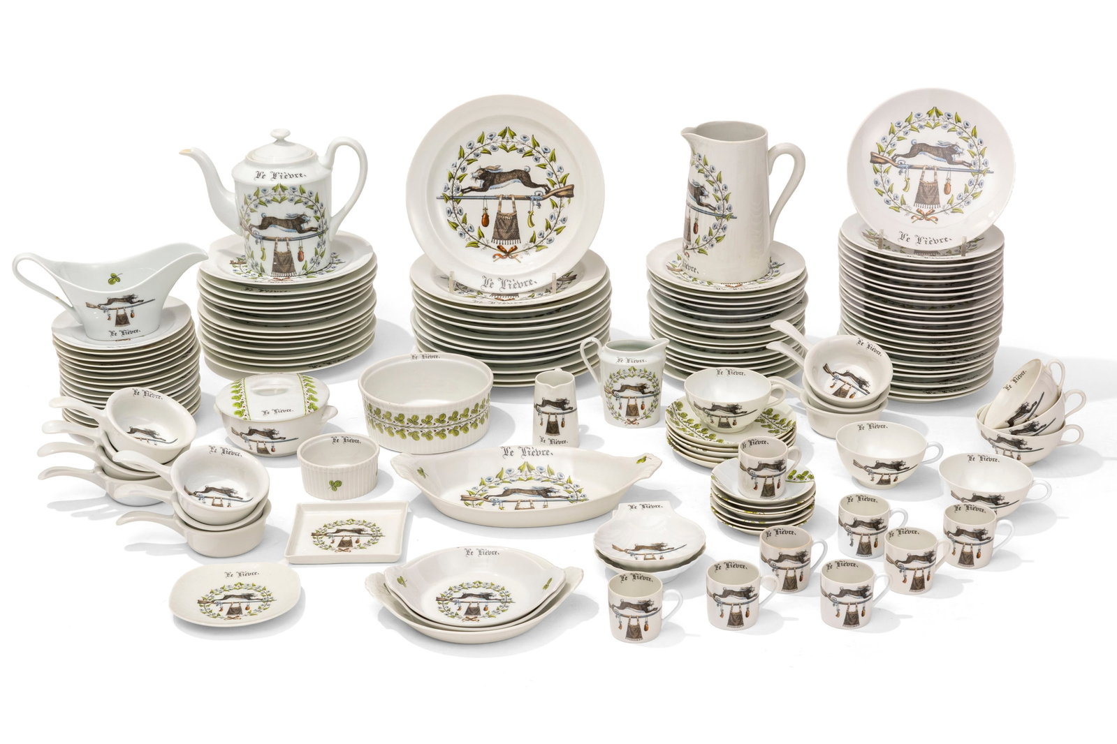 Limoges et Auteuil. Service à dîner en porcelaine, à décor de lièvre, compr - 2