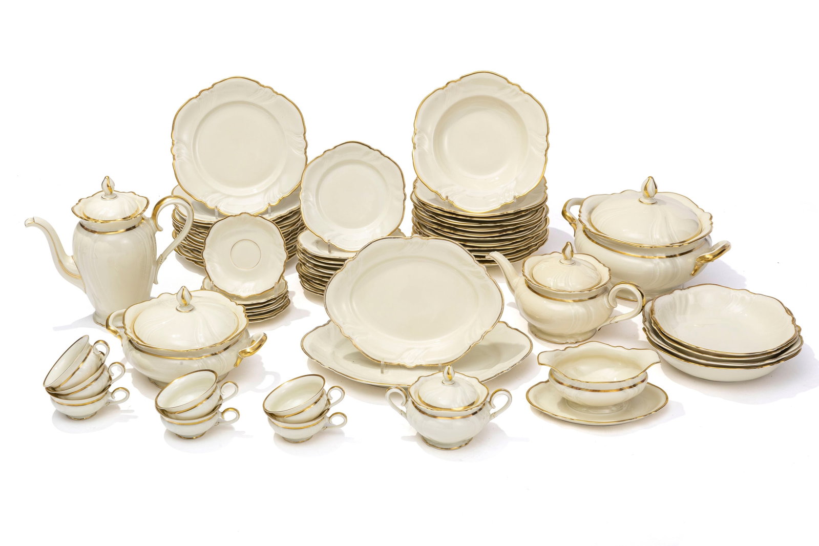 Rosenthal. Service à dîner en porcelaine, modèle 2072, liseré or, comprenant 53  - 2