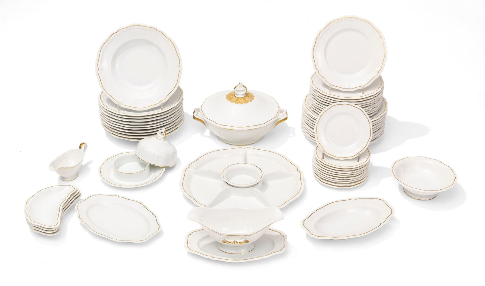 Rosenthal. Partie de service en porcelaine, modèle Chippendale, liseré or, comprenant 48 p - 2