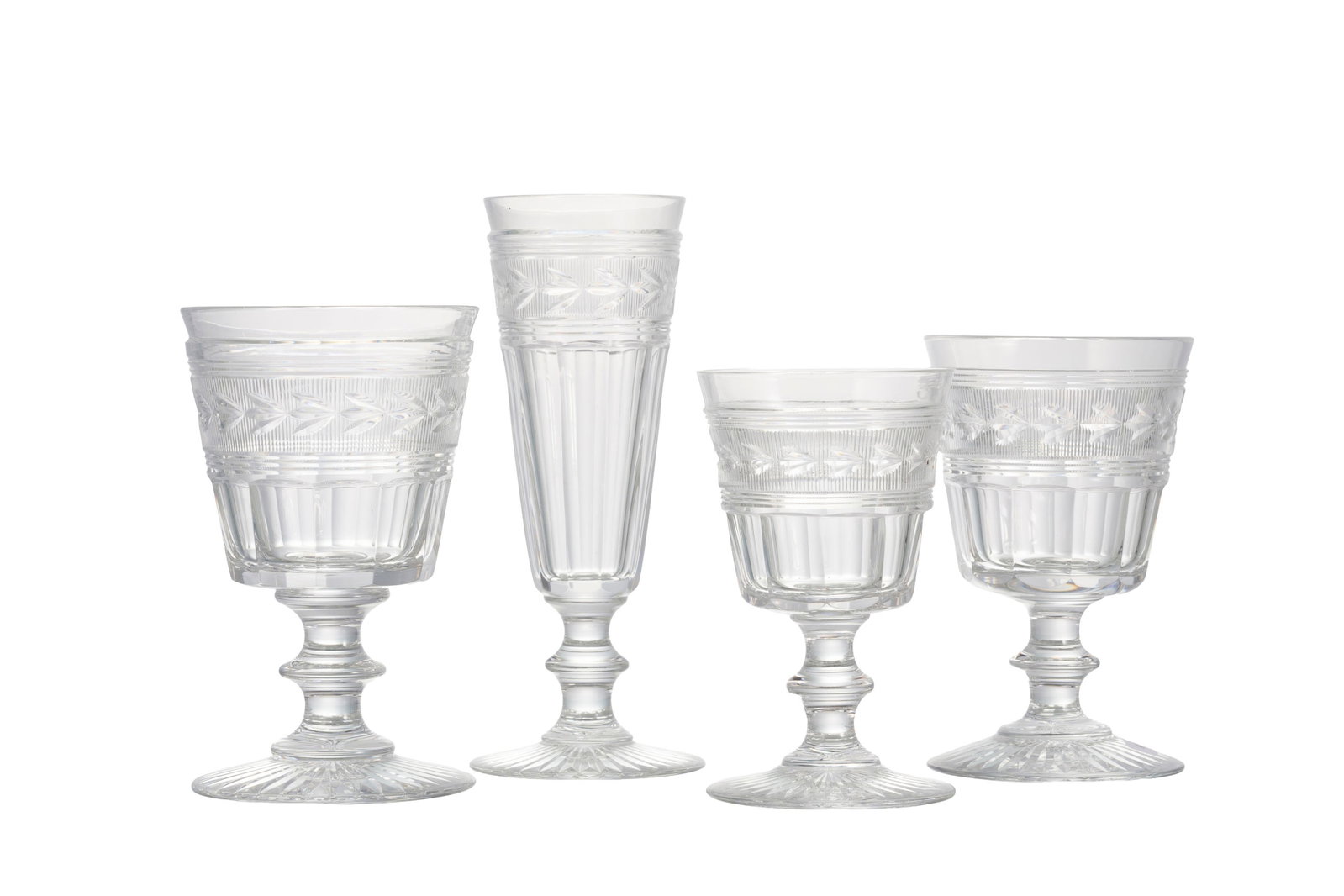 Baccarat. Service de verres en cristal, modèle Jonzac, comprenant 42 pièces: 10 flûte: Baccarat. Service de verres en cristal, modèle Jonzac, comprenant 42 pièces: 10 flûtes à champagne, 10 verres à vin rouge (Bourgogne), 12 verres à vin rouge (Bordeaux),