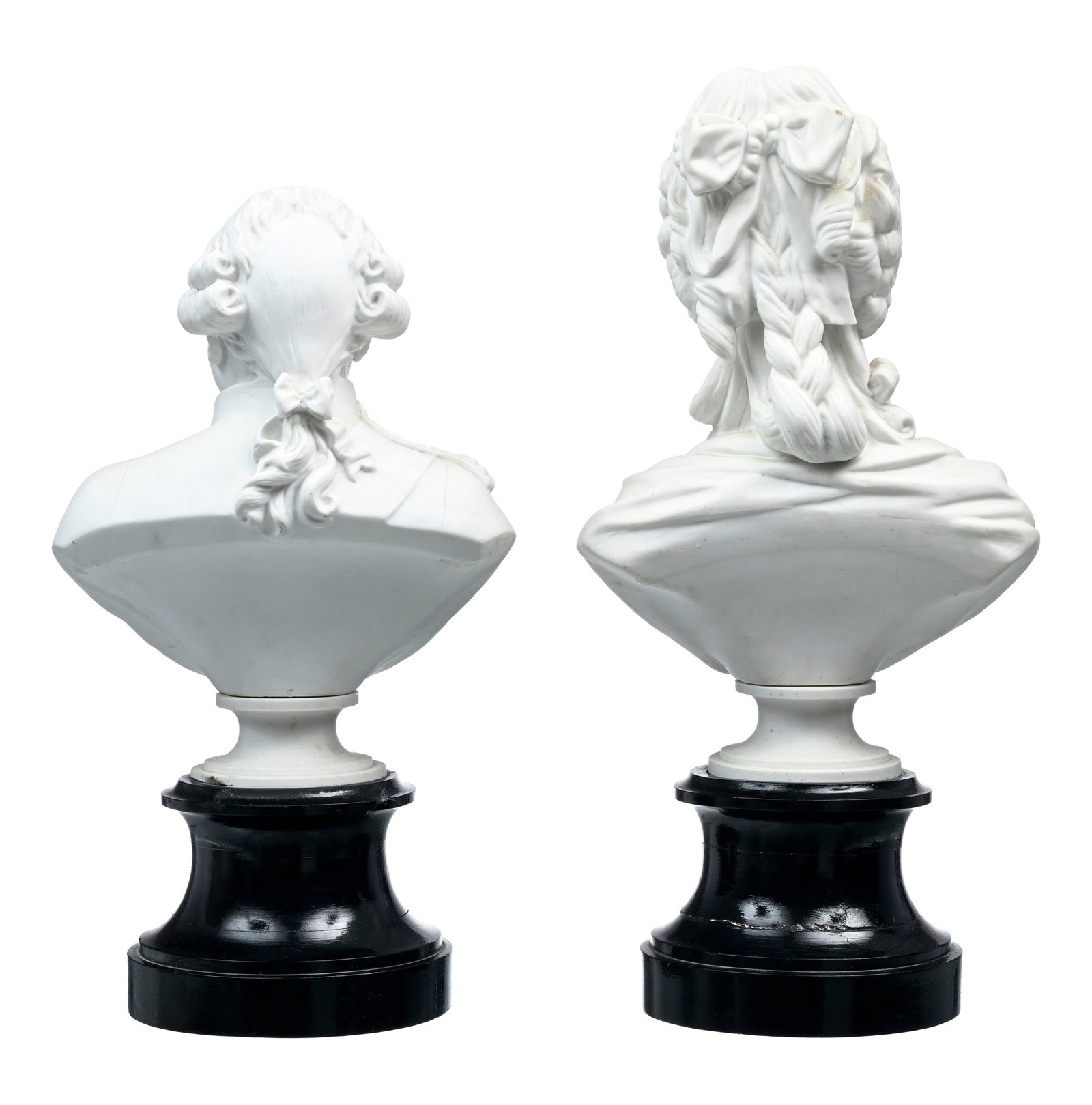 Paire de bustes de Louis XVI et Marie-Antoinette en biscuit, XXe s., posant sur des socles en bois p - 5