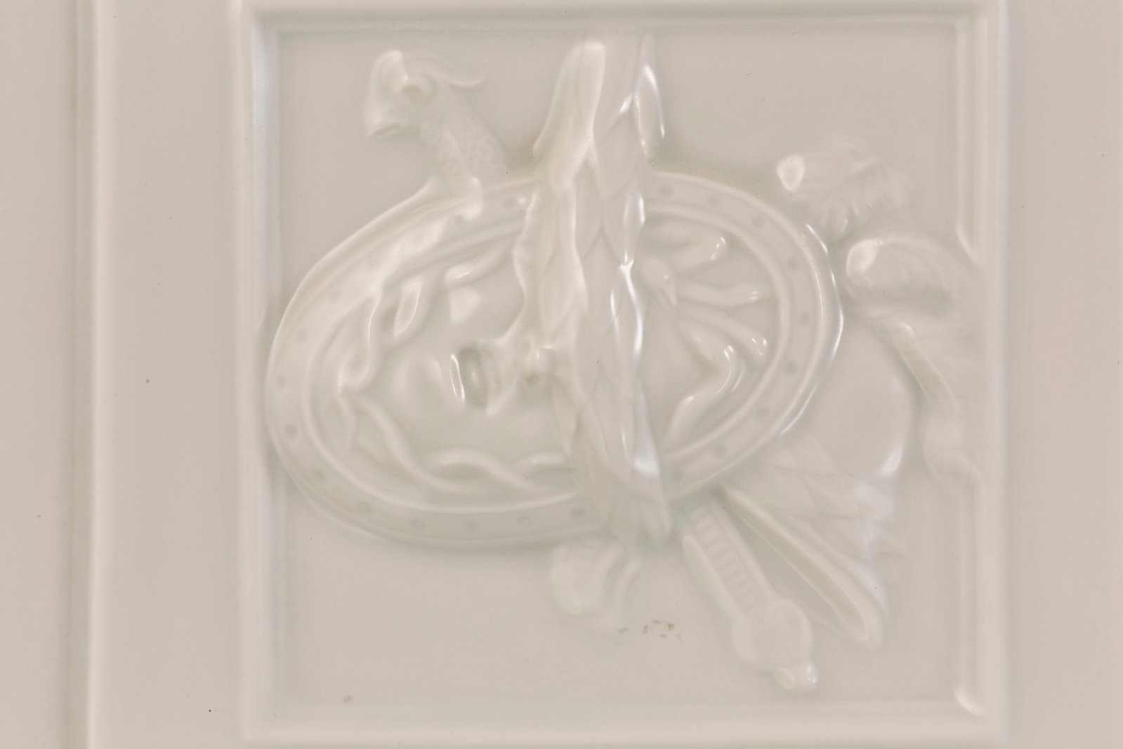 Frédéric II à cheval, en porcelaine de Füsrtenberg, XXe s., en 2 parties, d'apr& - 5