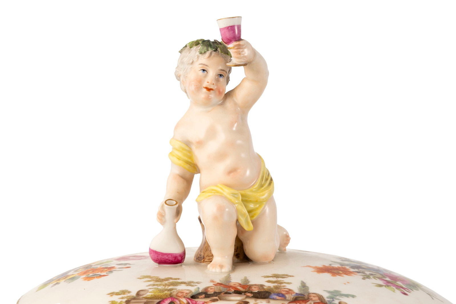 KPM. Soupière en porcelaine, XIXe s., à décor polychrome de fleurs et scènes de  - 3