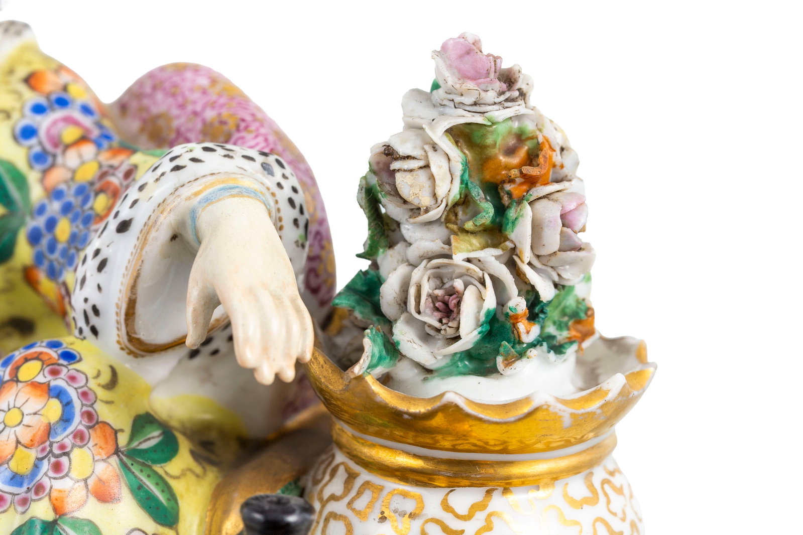 Jacob Petit. Sultan en porcelaine, Paris, XIXe s., rehauts or, h. 10,5 cm - 4