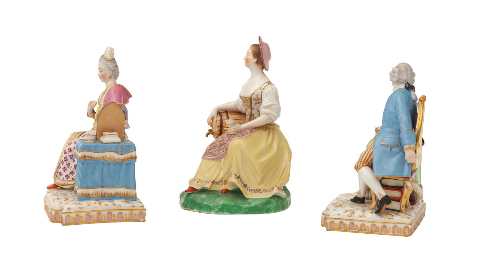 Jacob Petit. Ensemble de 3 figures assises en porcelaine, Paris, XIXe s., à décor polychro - 3