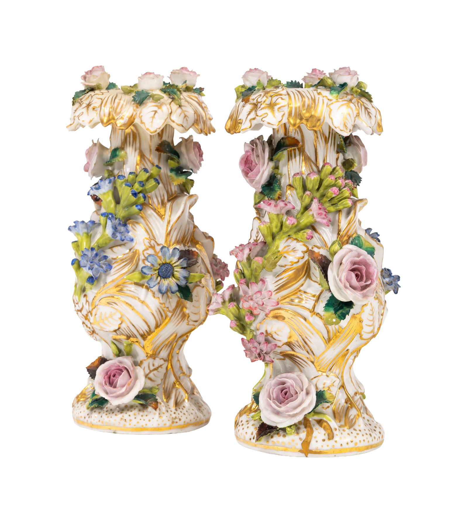 Jacob Petit. Paire de vases balustres en porcelaine, XIXe s., à décor de fleurs et rehauts: Jacob Petit. Paire de vases balustres en porcelaine, XIXe s., à décor de fleurs et rehauts or, h. 22,5 cm Condition manques et restaurations Provenance Fondée en 1830 par Jacob Petit