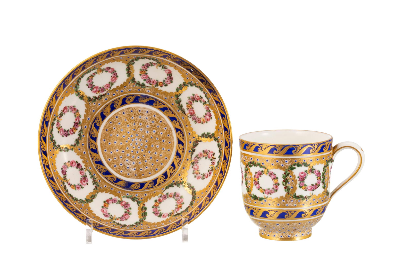 Sèvres dans le goût de. Ensemble d'1 tasse litron et soucoupe et 1 tasse couverte et souco - 4