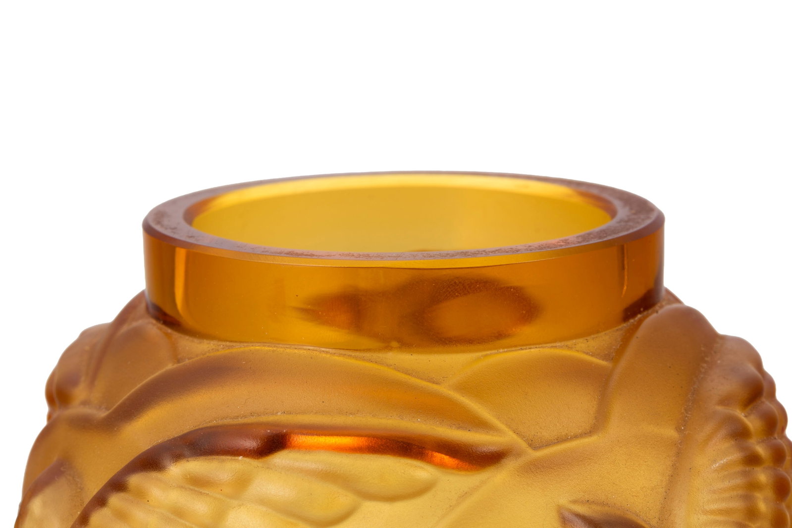 Vase ovoïde en verre moulé-pressé teinté ambre, dans le goût de Sabino,  - 3