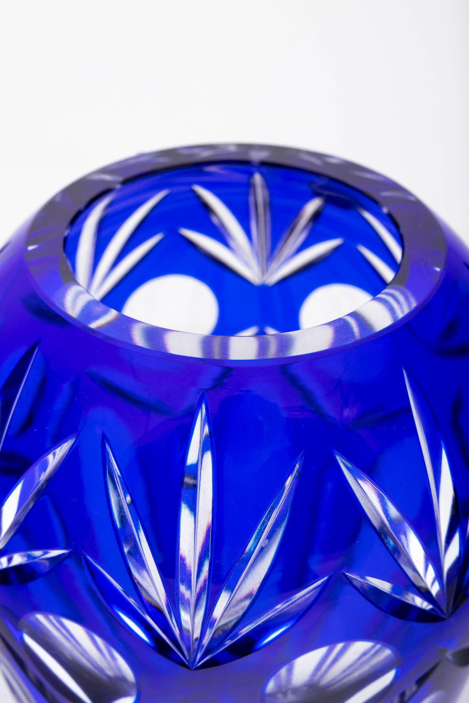 Vase ovoïde en cristal blanc et bleu, A&H, Allemagne de l'Ouest, XXe s. (avant 1990), à d& - 4