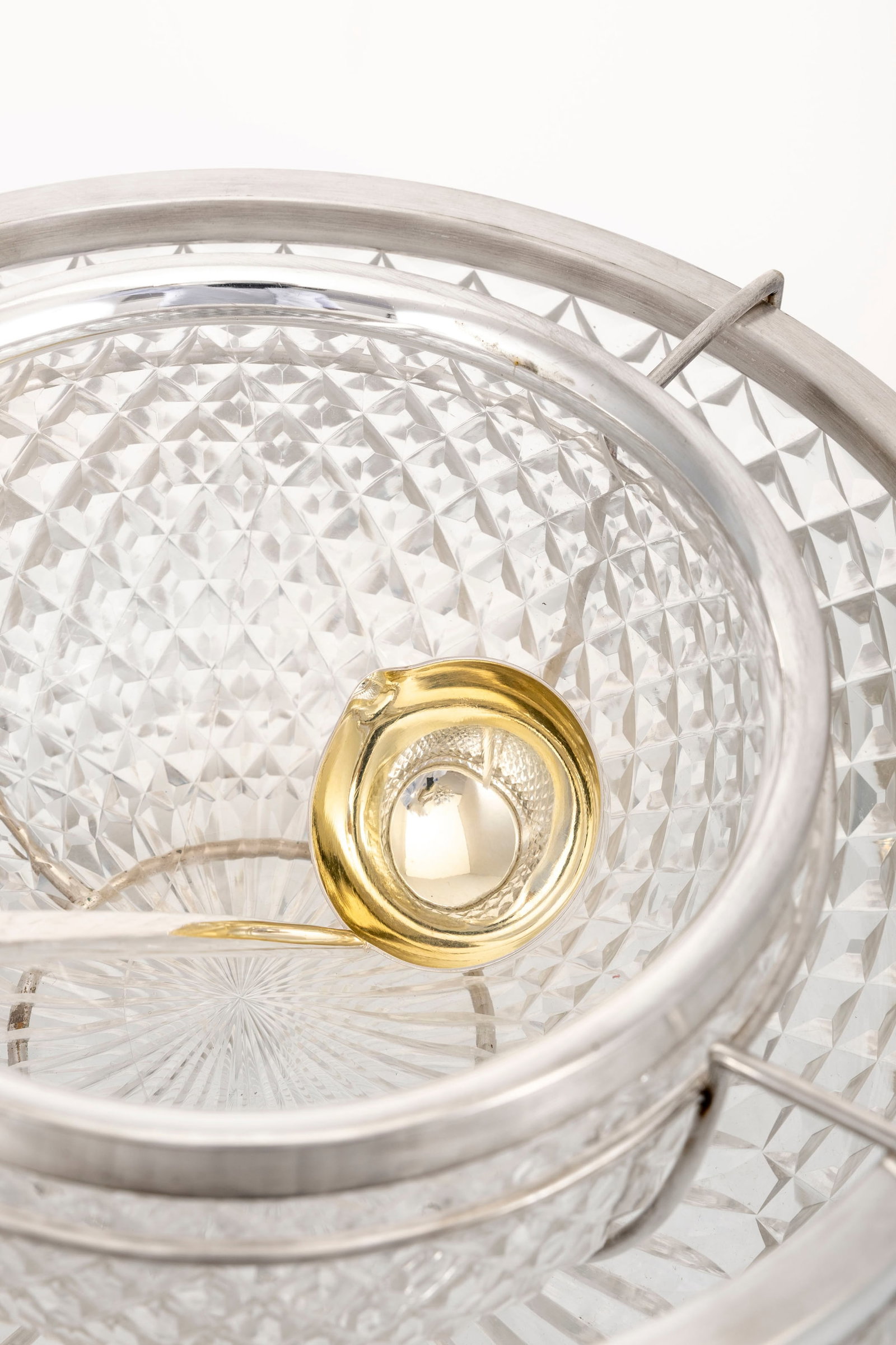 Bol à caviar en cristal taillé et monture en métal argenté, Mappin&Webb, XXe s., - 3