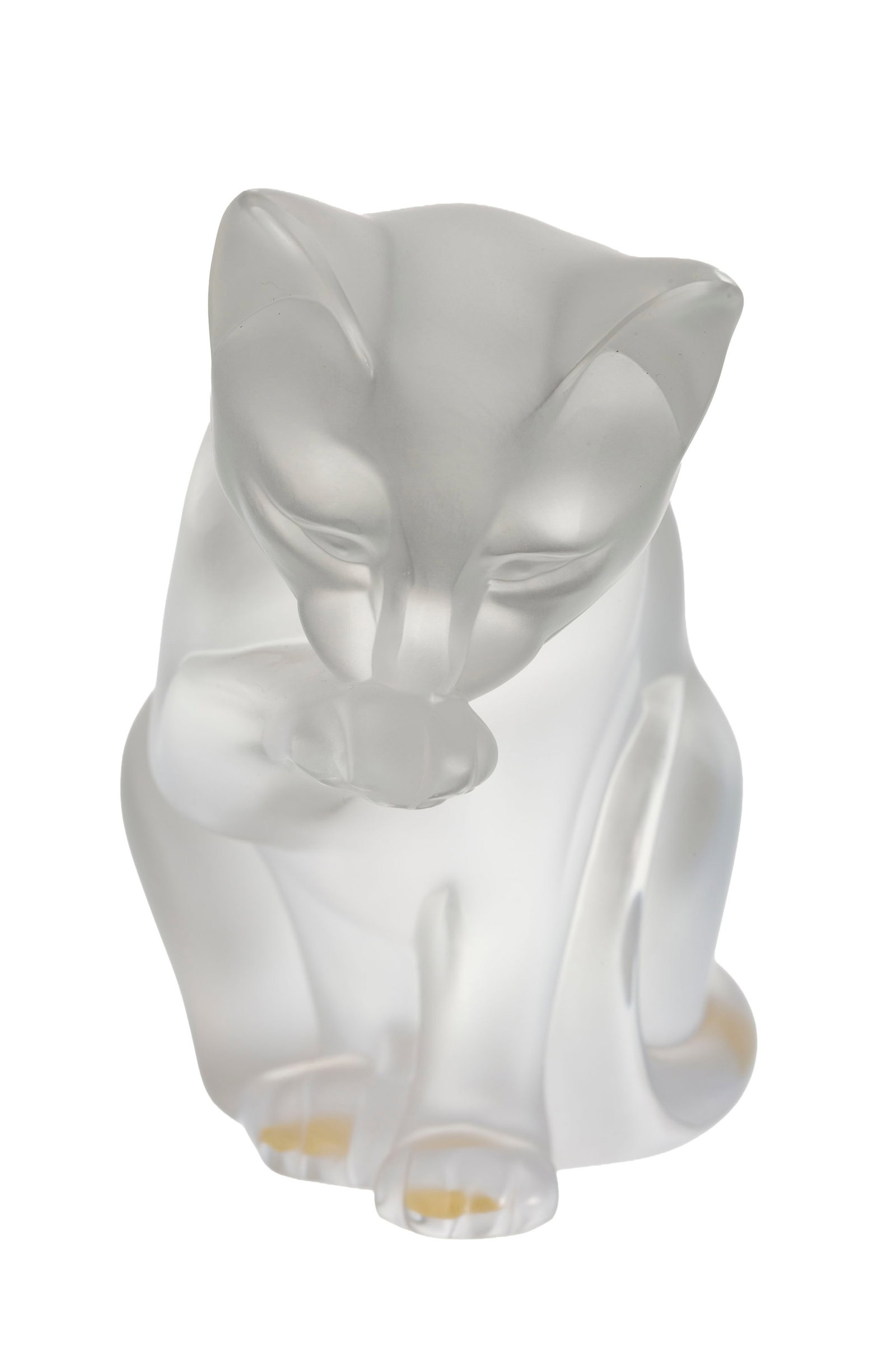 Lalique France. Chat à sa toilette, sculpture en verre moulé-pressé satiné, circ - 3