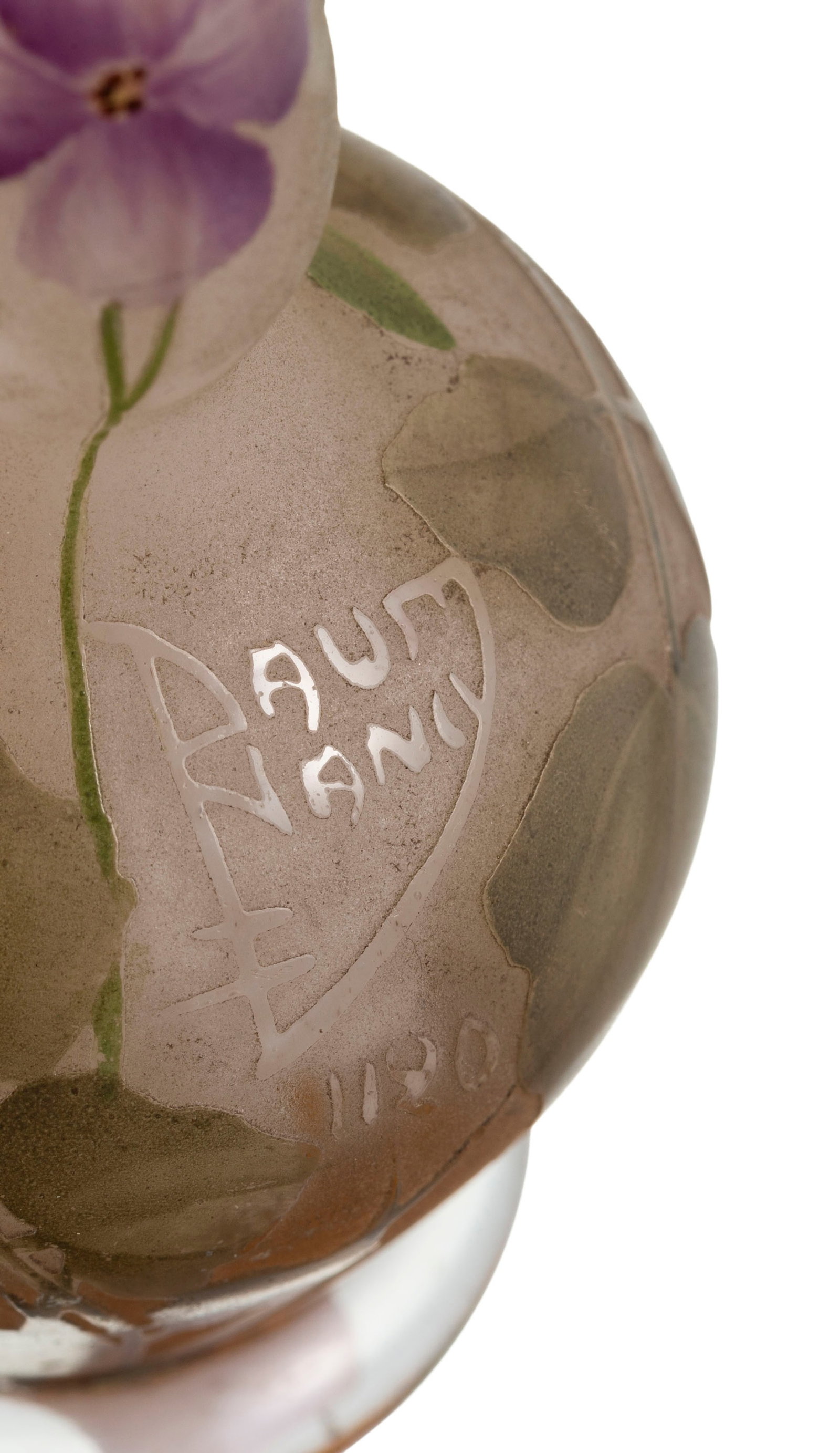 Daum Nancy. Vase soliflore en verre multicouche, à décor gravé à l'acide et  - 4