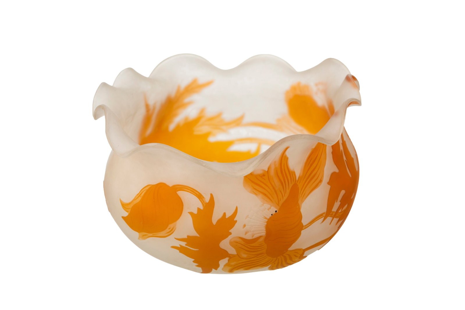 Gallé. Coupe en verre multicouche, à décor dégagé à l'acide de fleurs  - 2