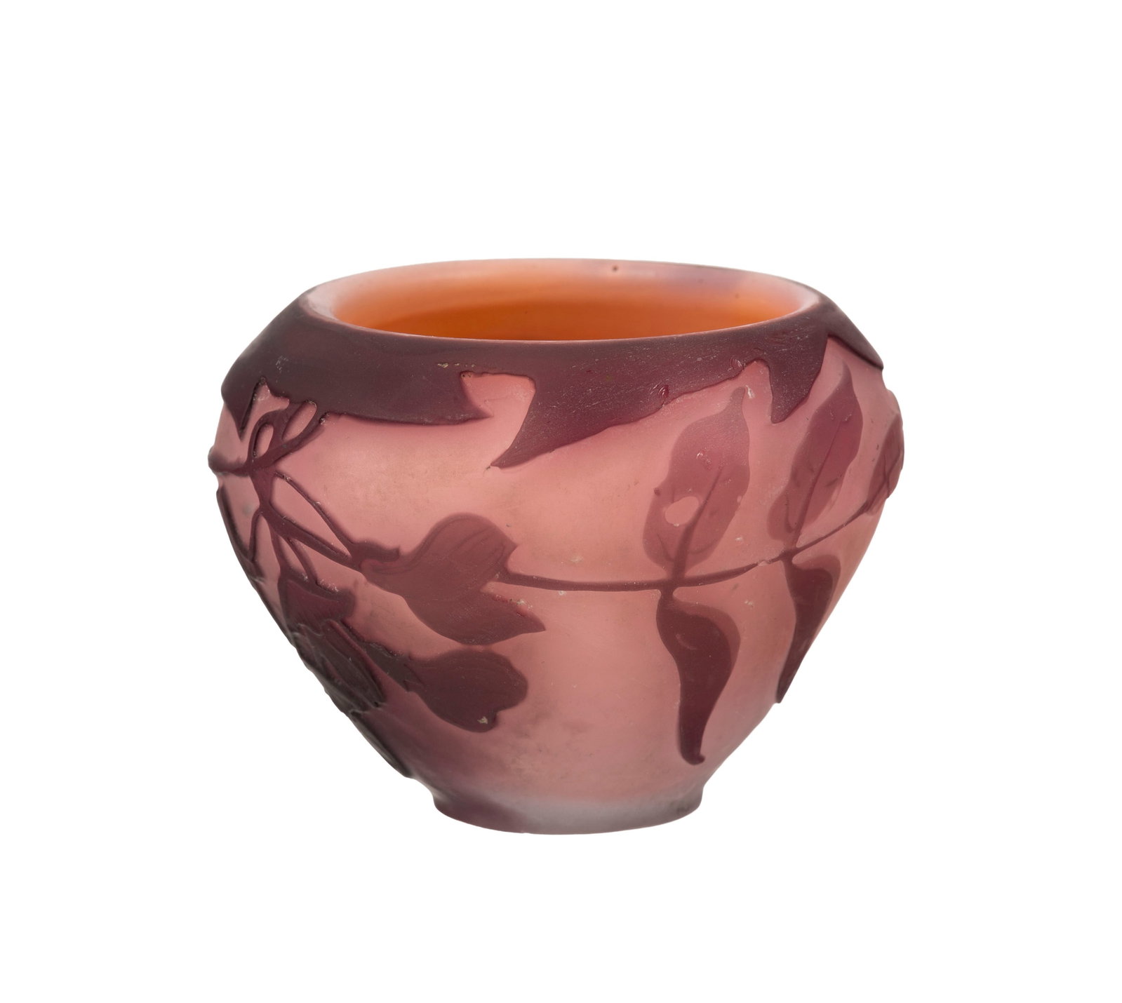 Gallé. Petit vase en verre multicouche, à décor dégagé à l'acide de fl - 2