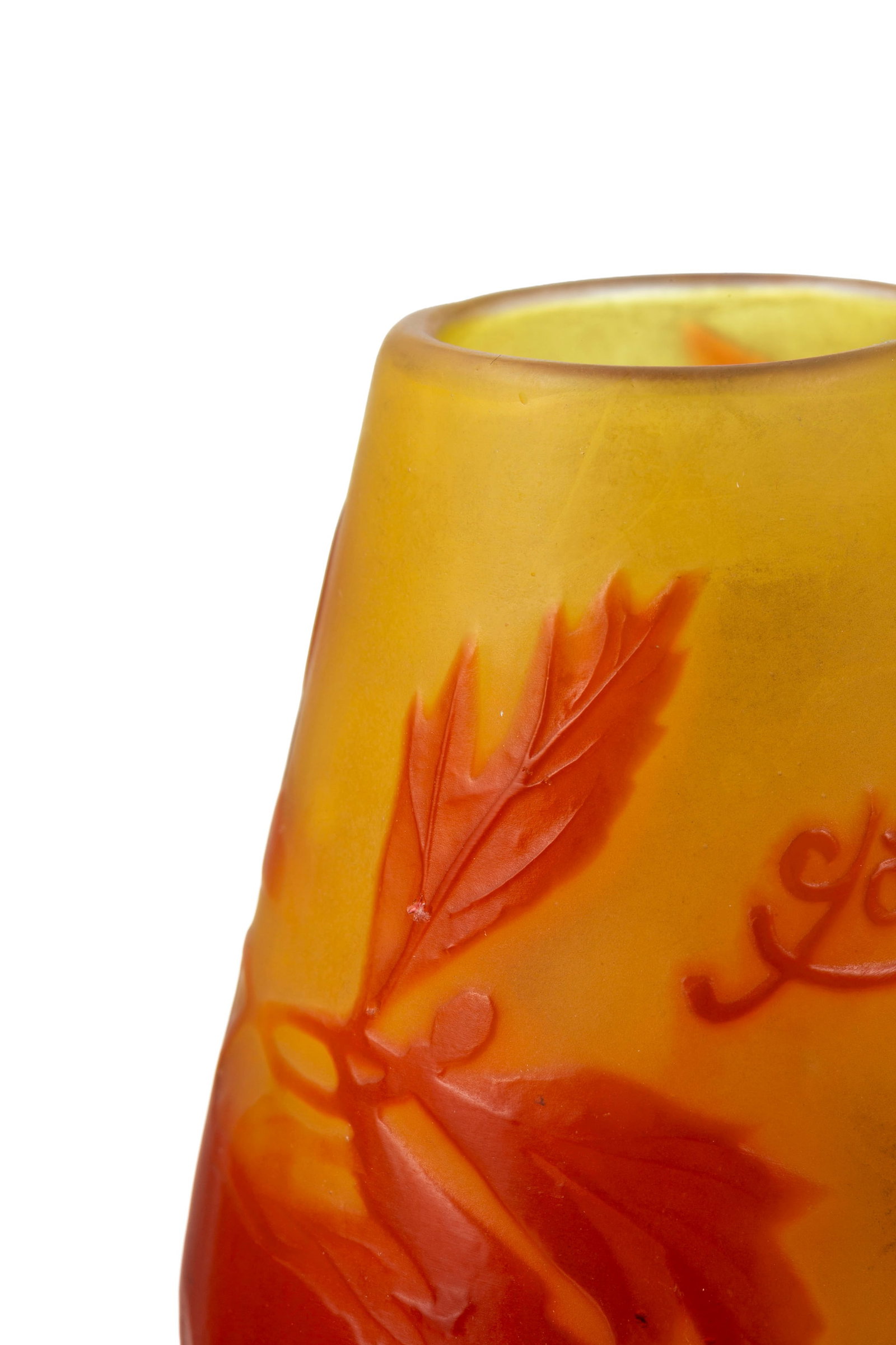 Gallé. Petit vase conique en verre multicouche, à décor dégagé à l'aci - 3