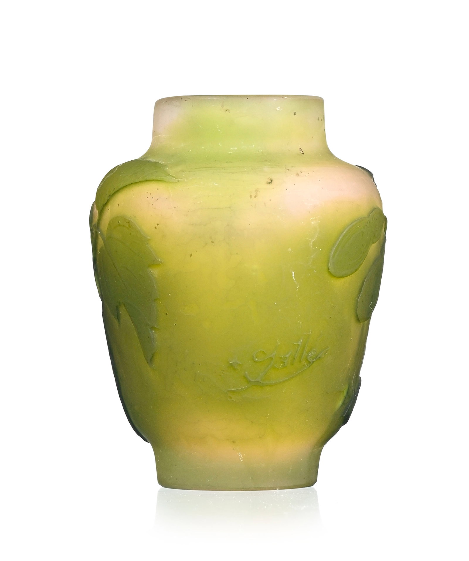 Gallé. Petit vase à col droit en verre multicouche, à décor dégagé  - 2