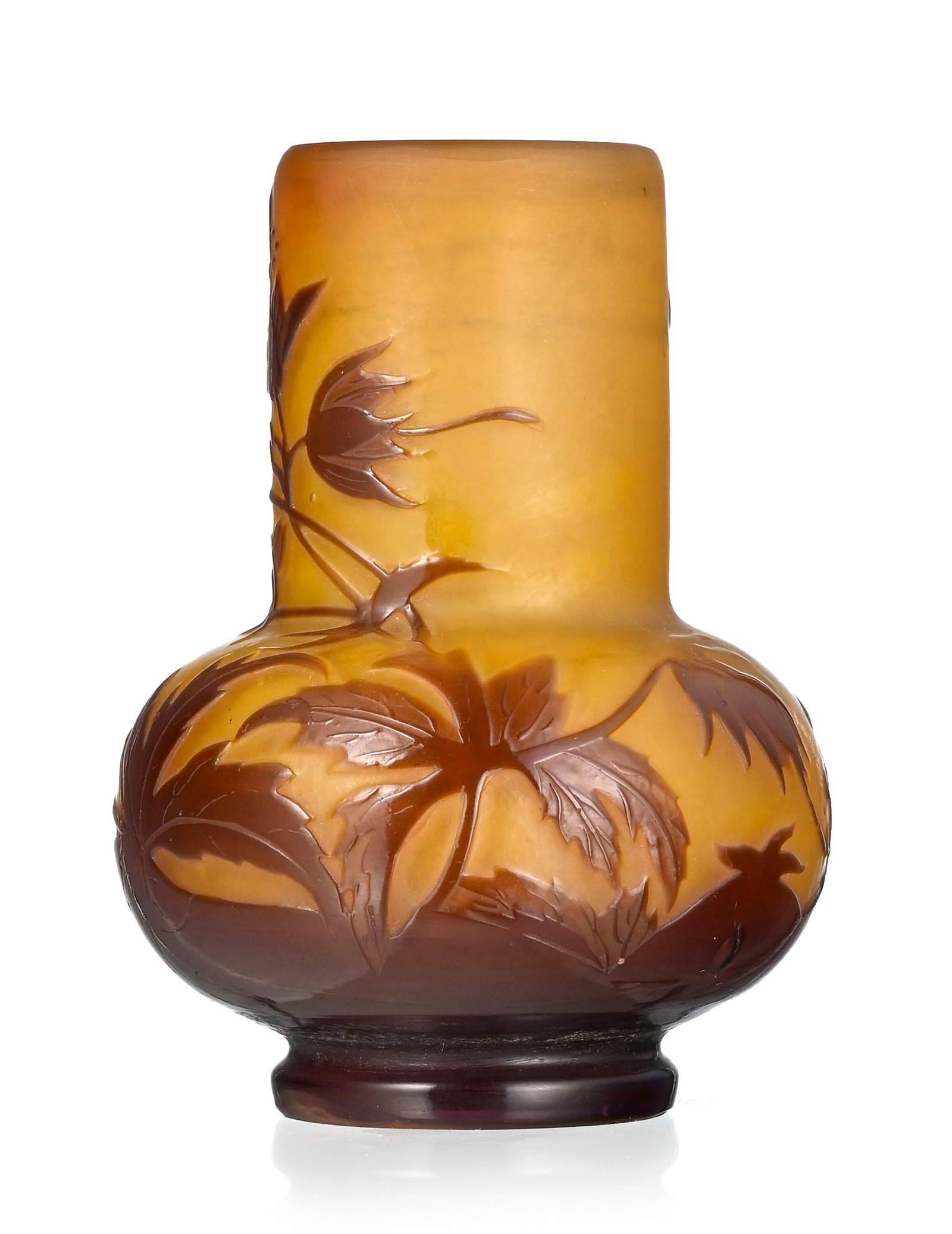 Gallé. Vase à panse renflée et col droit en verre multicouche, à décor d - 2