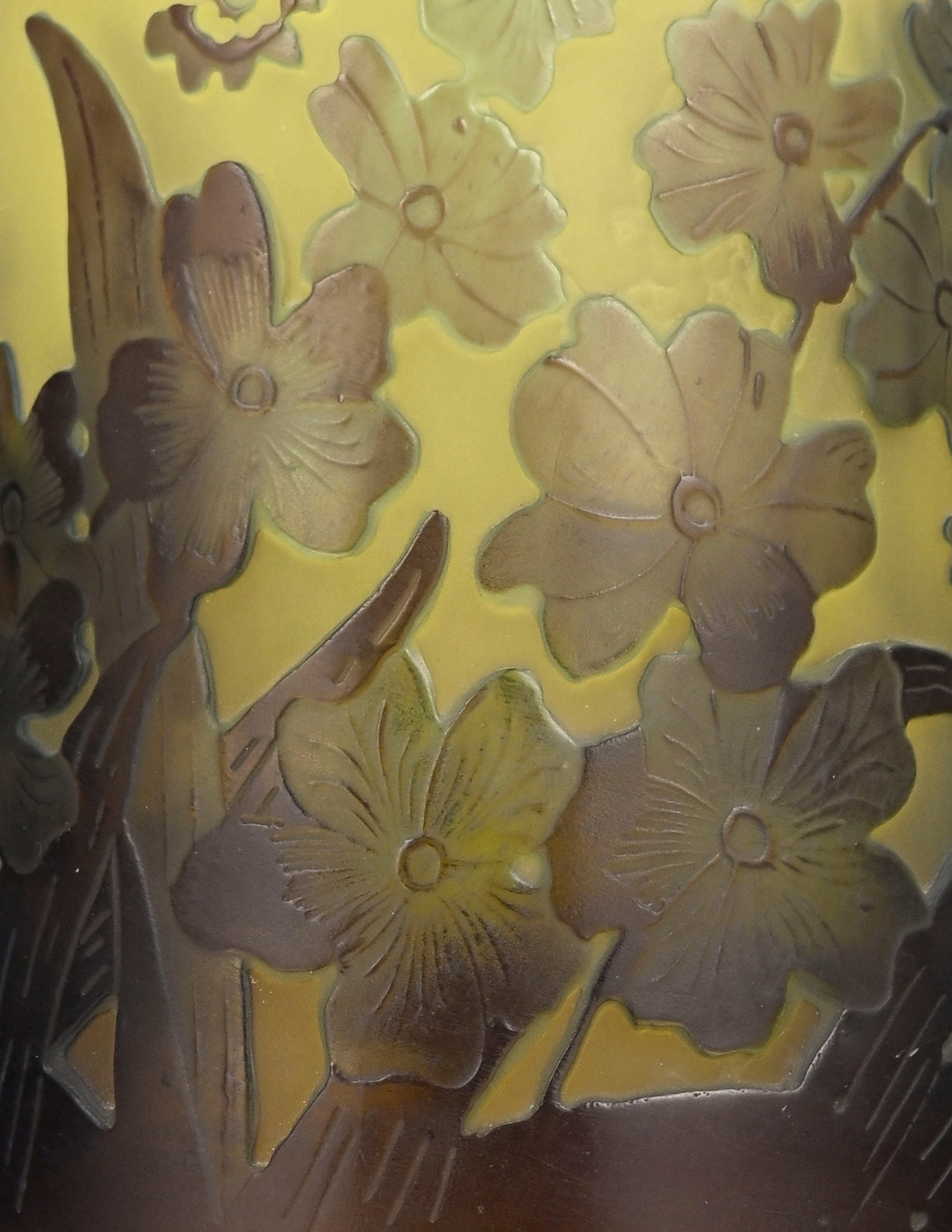 Gallé. Vase/flacon tronconique en verre multicouche, à décor dégagé à  - 4