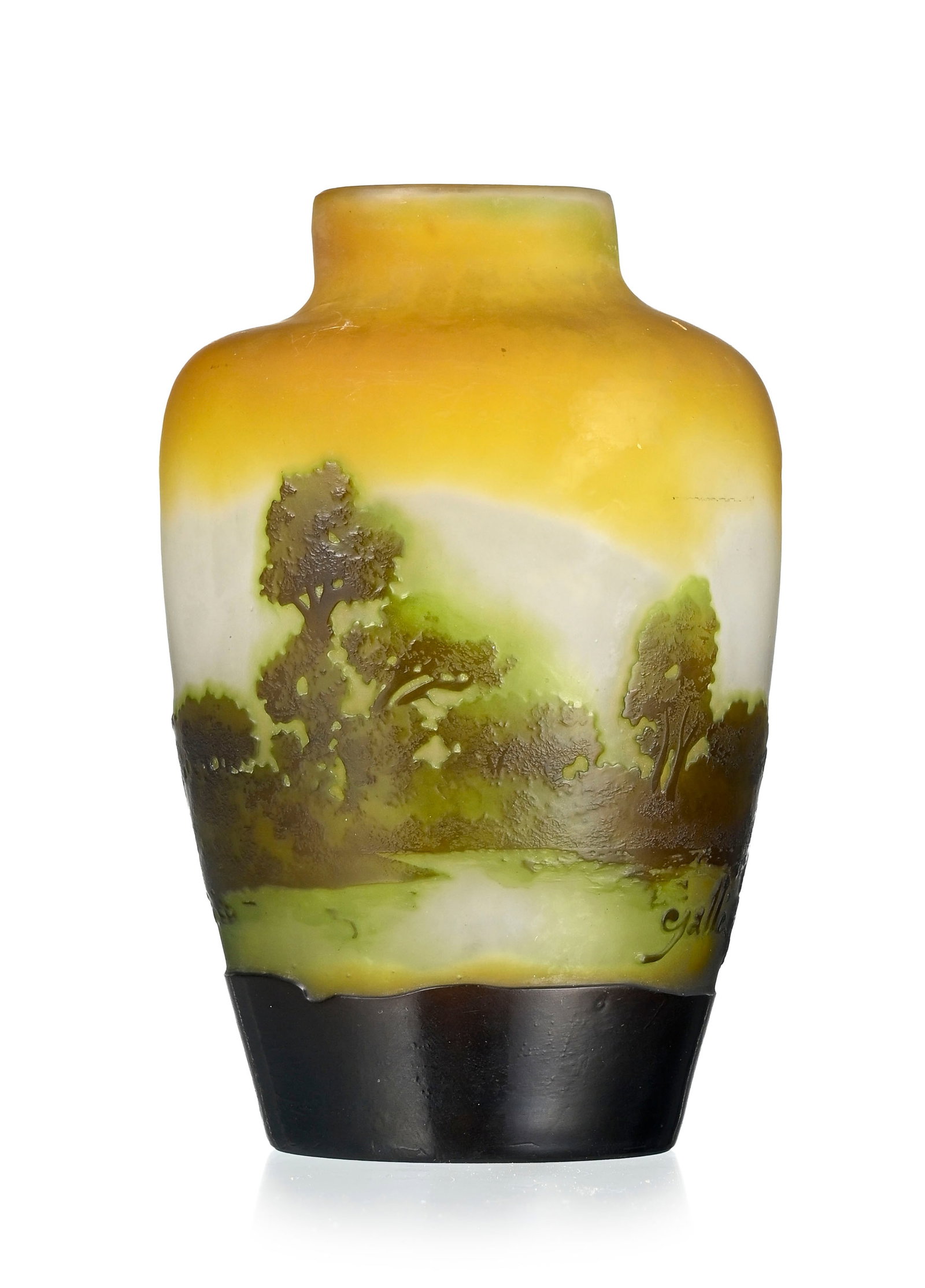 Gallé. Vase ovoïde à petit col droit en verre multicouche, à décor dég - 2