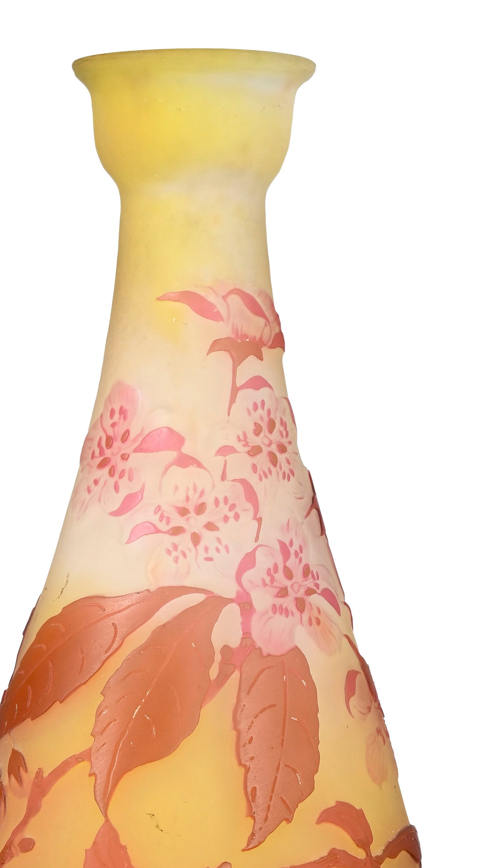 Gallé. Vase piriforme sur talon en verre multicouche, à décor dégagé à - 3