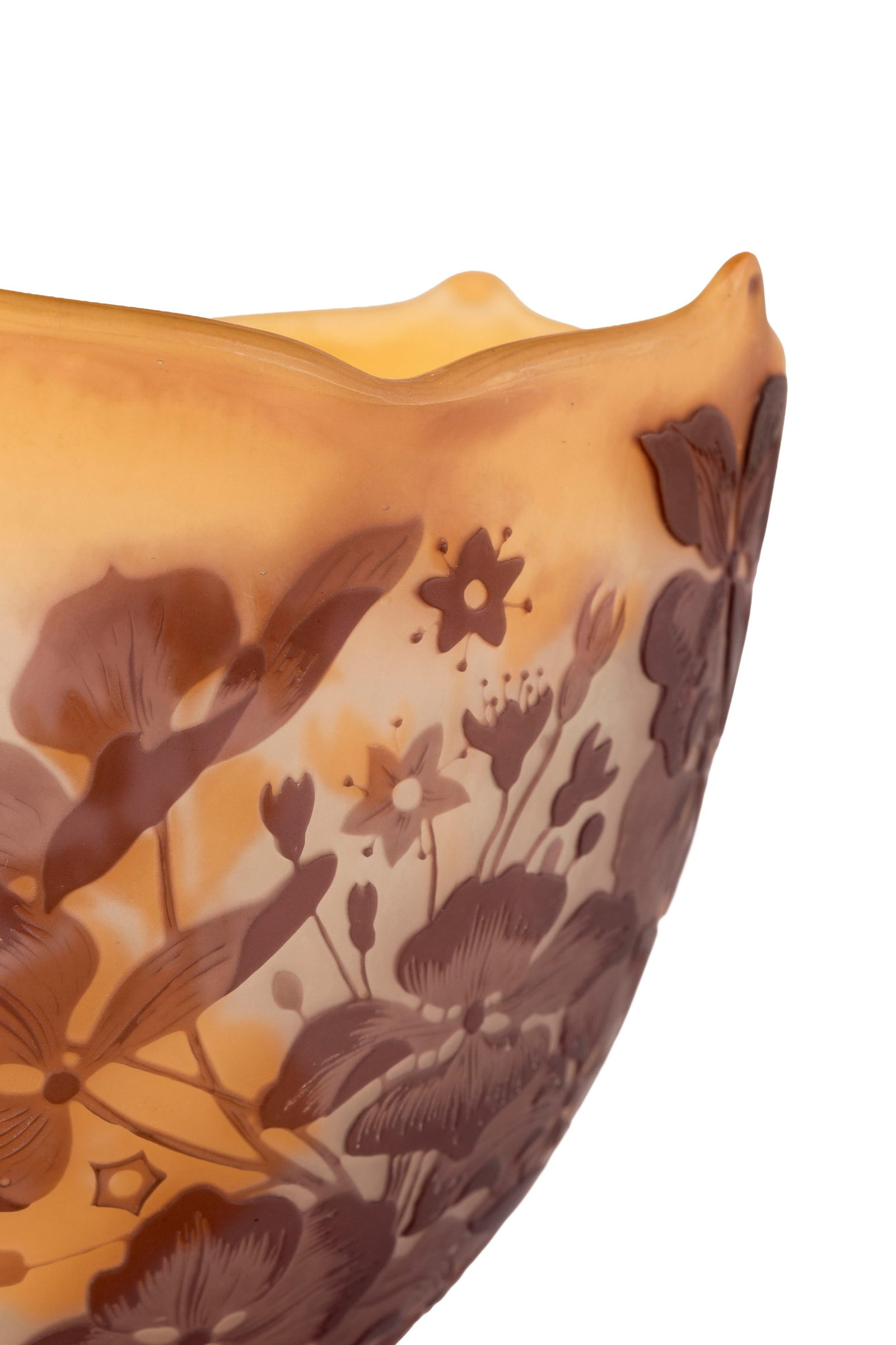 Gallé. Vase sur talon en verre multicouche, à décor dégagé à l'acide d - 3