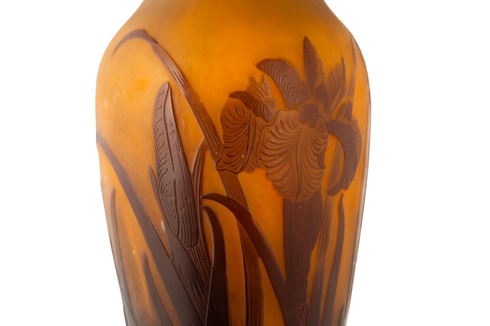 Gallé. Vase à col droit en verre multicouche, à décor dégagé à l' - 5