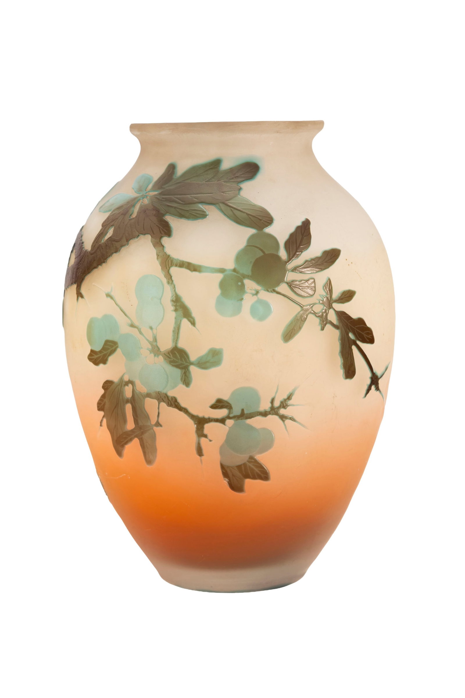 Gallé. Vase ovoïde à col ourlé en verre multicouche, à décor déga: Gallé. Vase ovoïde à col ourlé en verre multicouche, à décor dégagé à l'acide de baies vertes et branches sur fond blanc nuancé orange, signé,