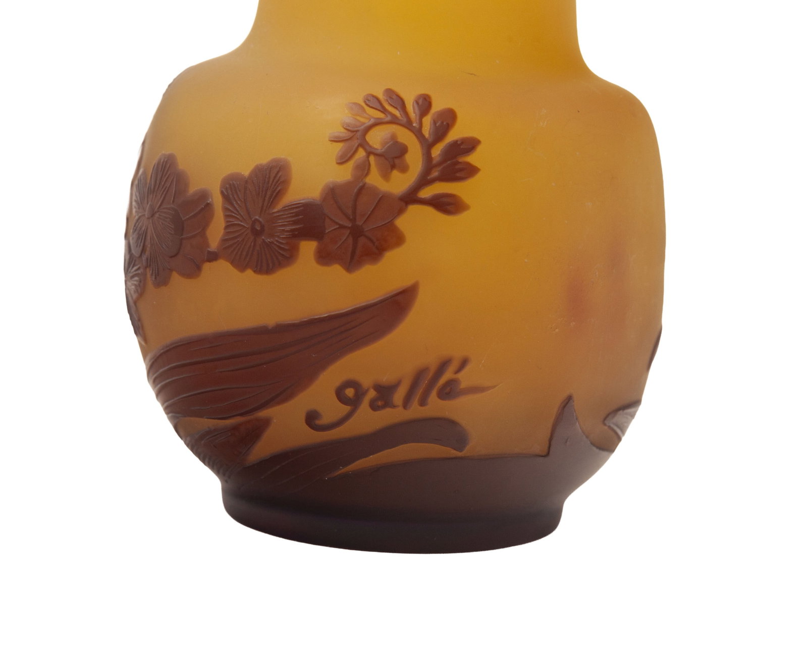 Gallé. Vase pansu à col droit en verre multicouche, à décor dégagé  - 3