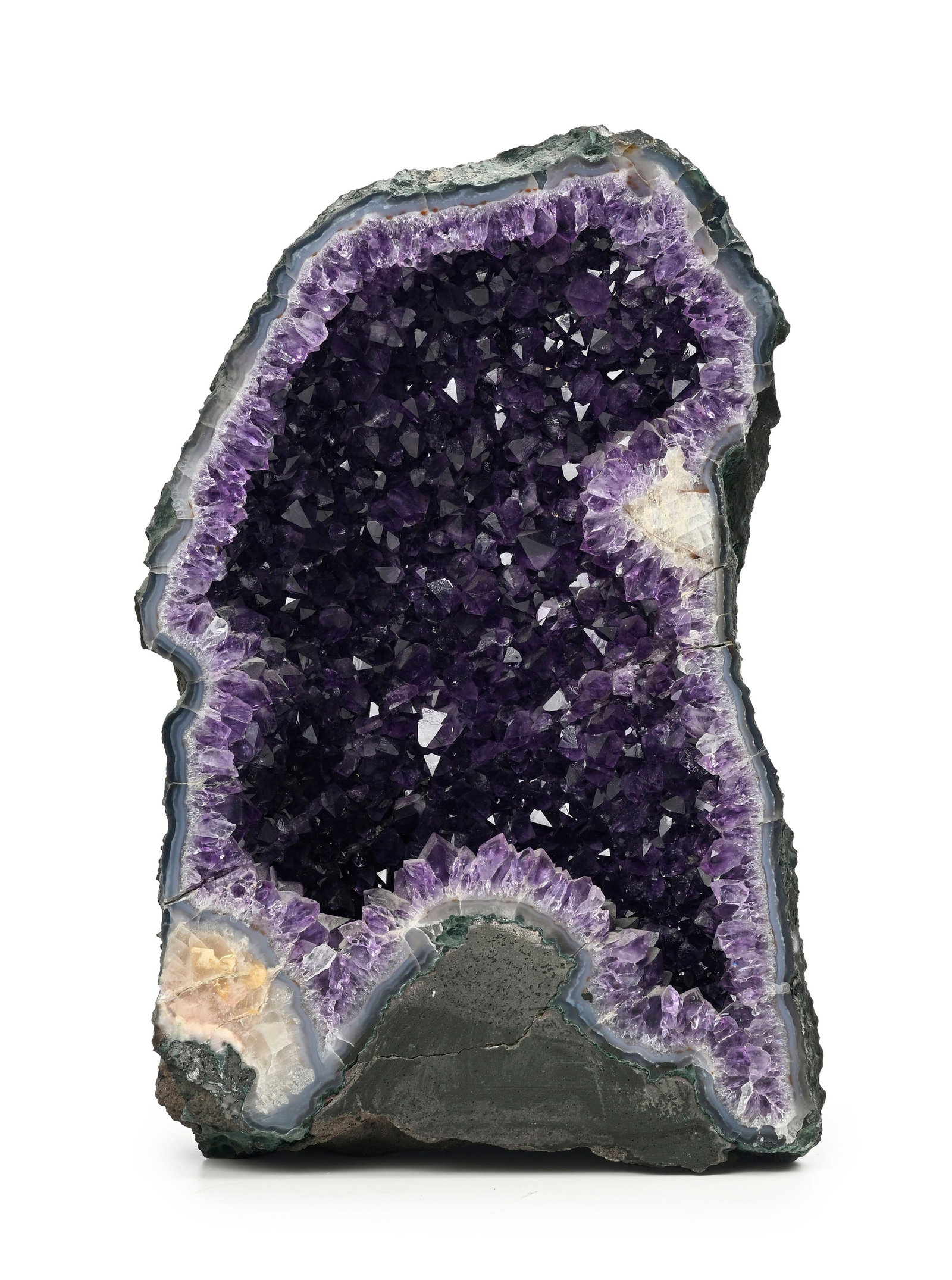 Géode d'améthyste, dim. 33 x 20 cm: Géode d'améthyste, dim. 33 x 20 cm