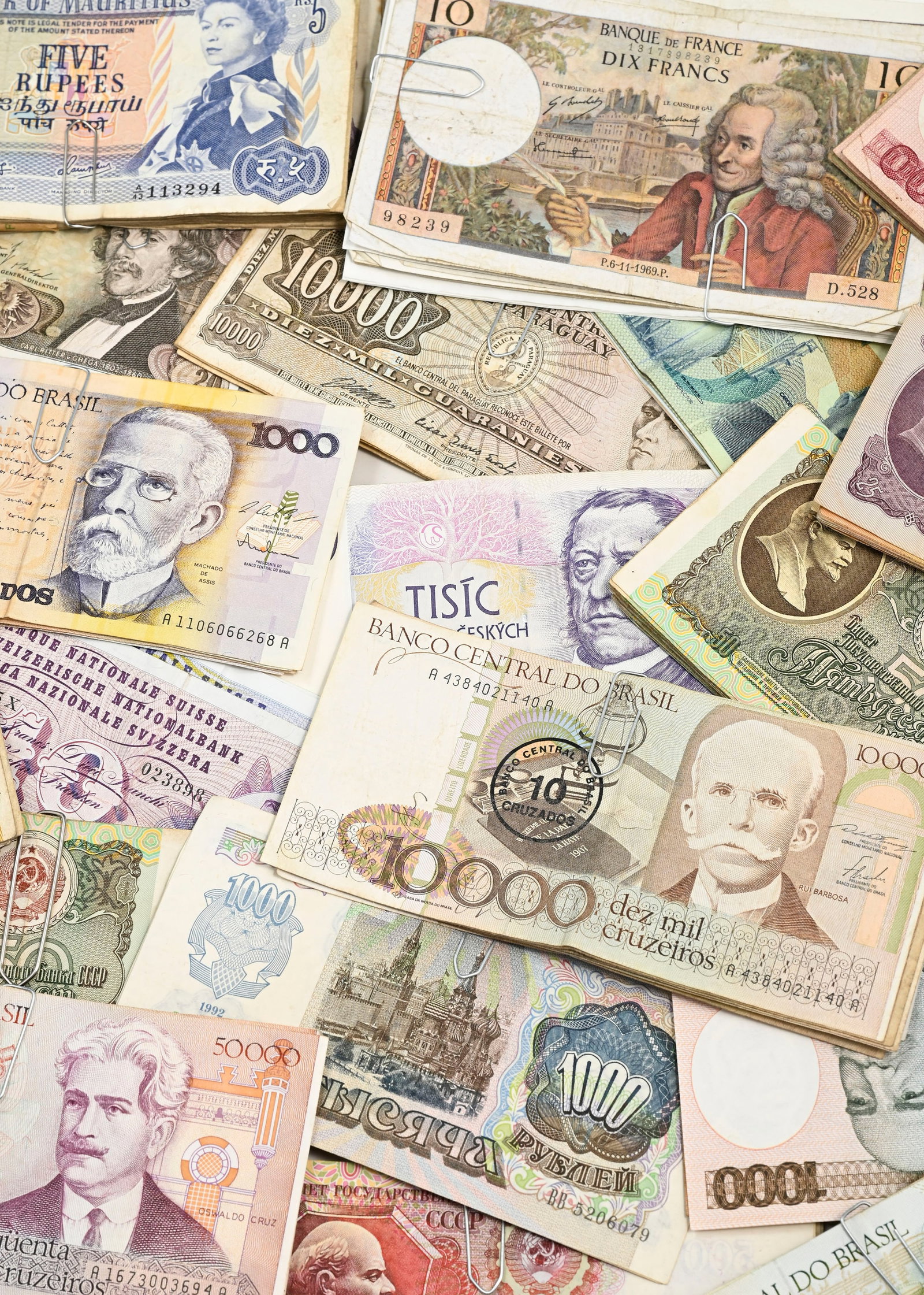 "World banknotes", lot de billets de banque issus de nombreux pays, années 1950' à 1990',  - 2