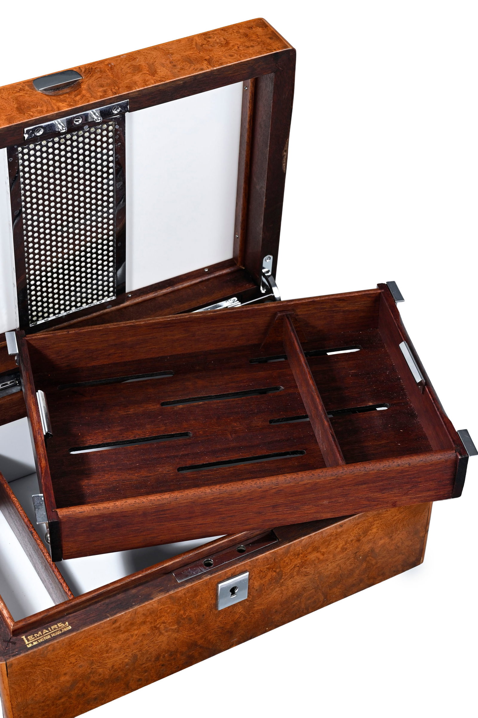 Cave à cigares par Lemaire à Paris, en bois exotique et placage de loupe vernis, avec humi - 3