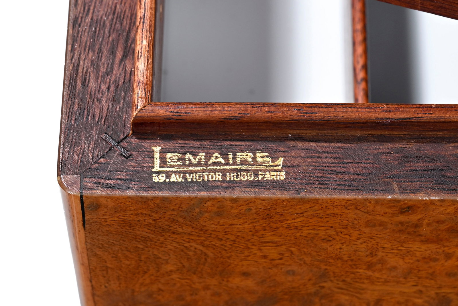 Cave à cigares par Lemaire à Paris, en bois exotique et placage de loupe vernis, avec humi - 4