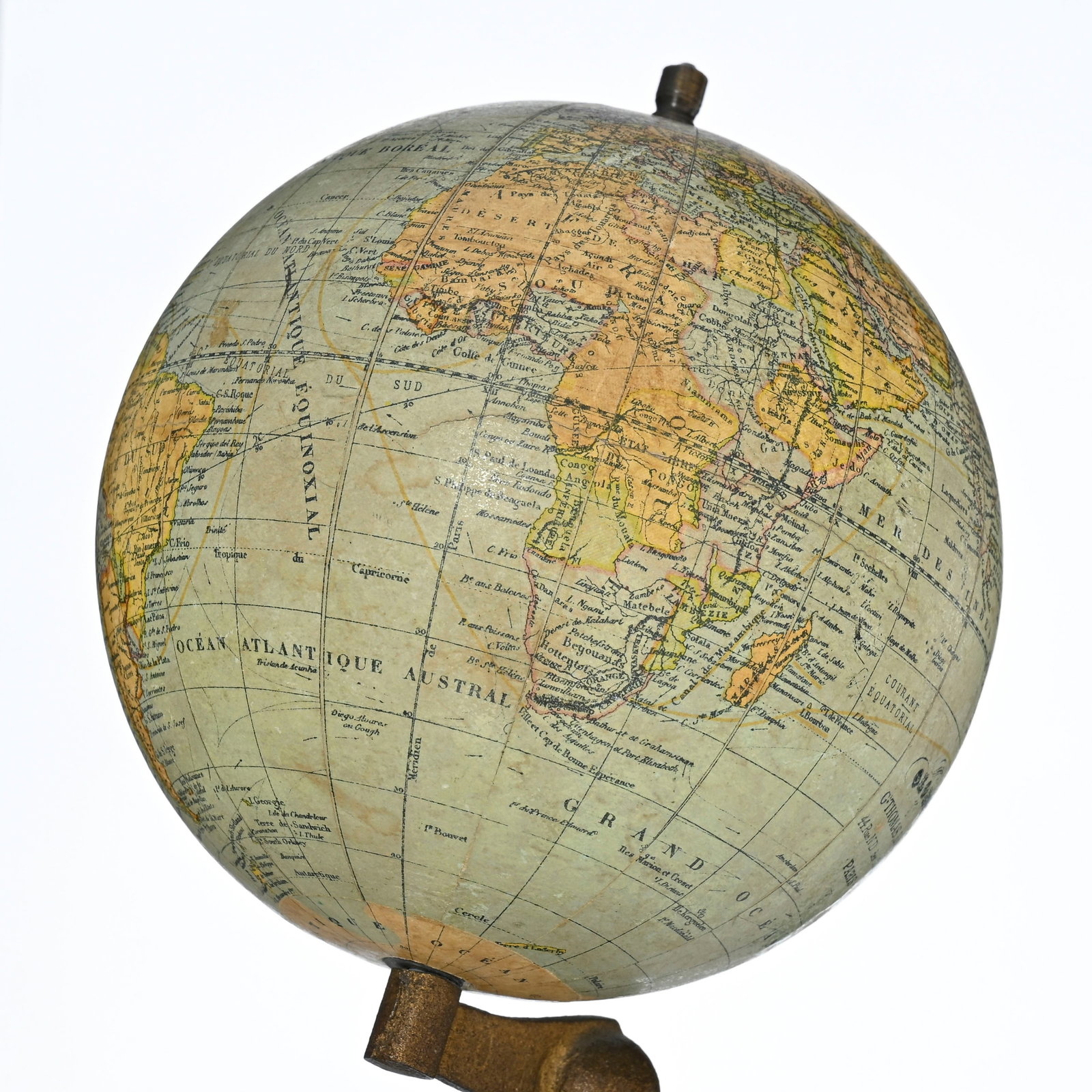Globe terrestre par G. Thomas à Paris, vers 1910, sur pied en bois tourné noirci, h. 32 cm - 6