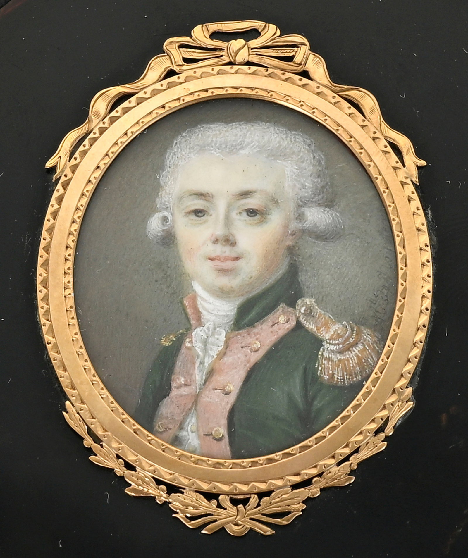 Ensemble de 5 boîtes rondes en écaille avec montures en or, fin XVIII - début XIXe s. - 3