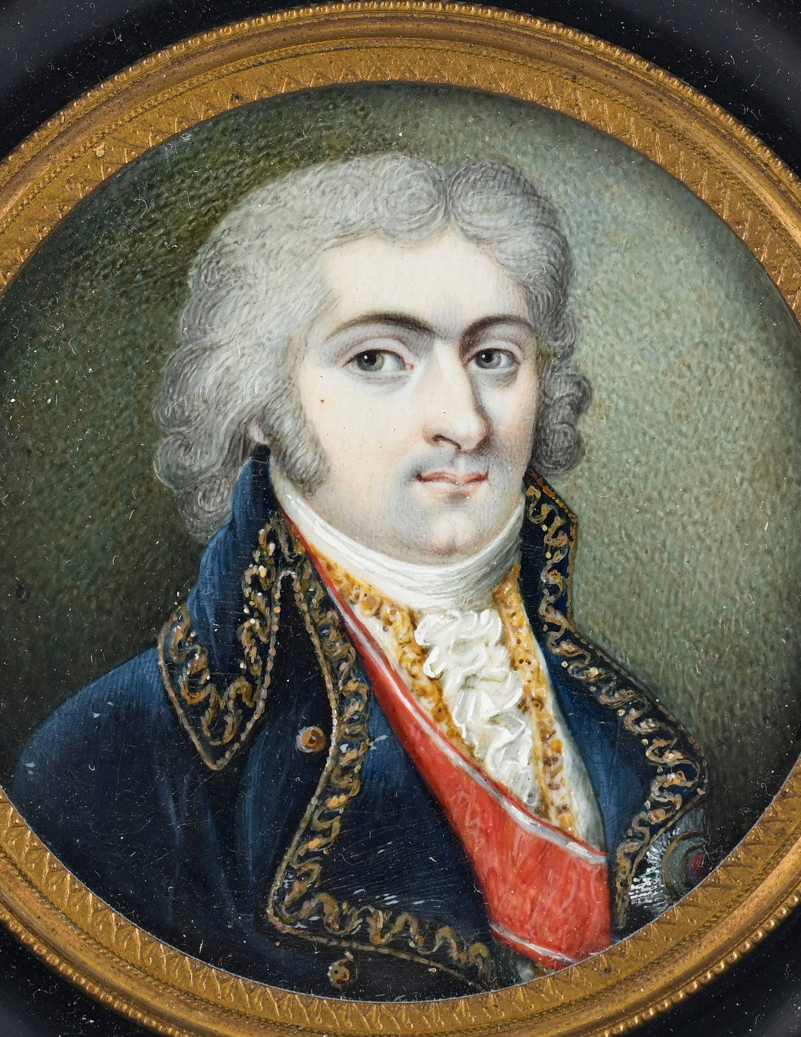 3 portraits en miniature: Gentilhommes en redingote et une dame au collier en corail, gouache et aqu - 5