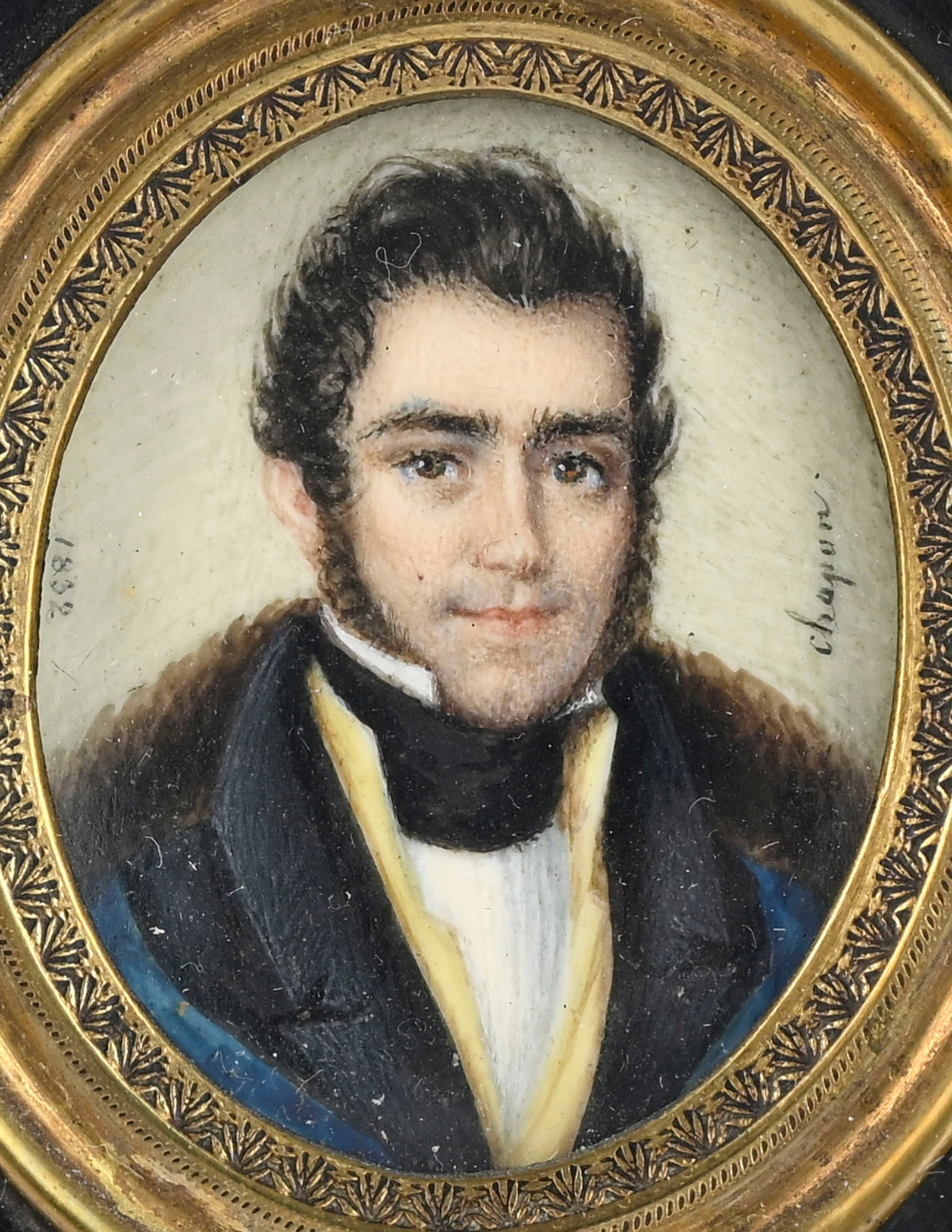 3 portraits en miniature: Gentilhommes en redingote et une dame au collier en corail, gouache et aqu - 7