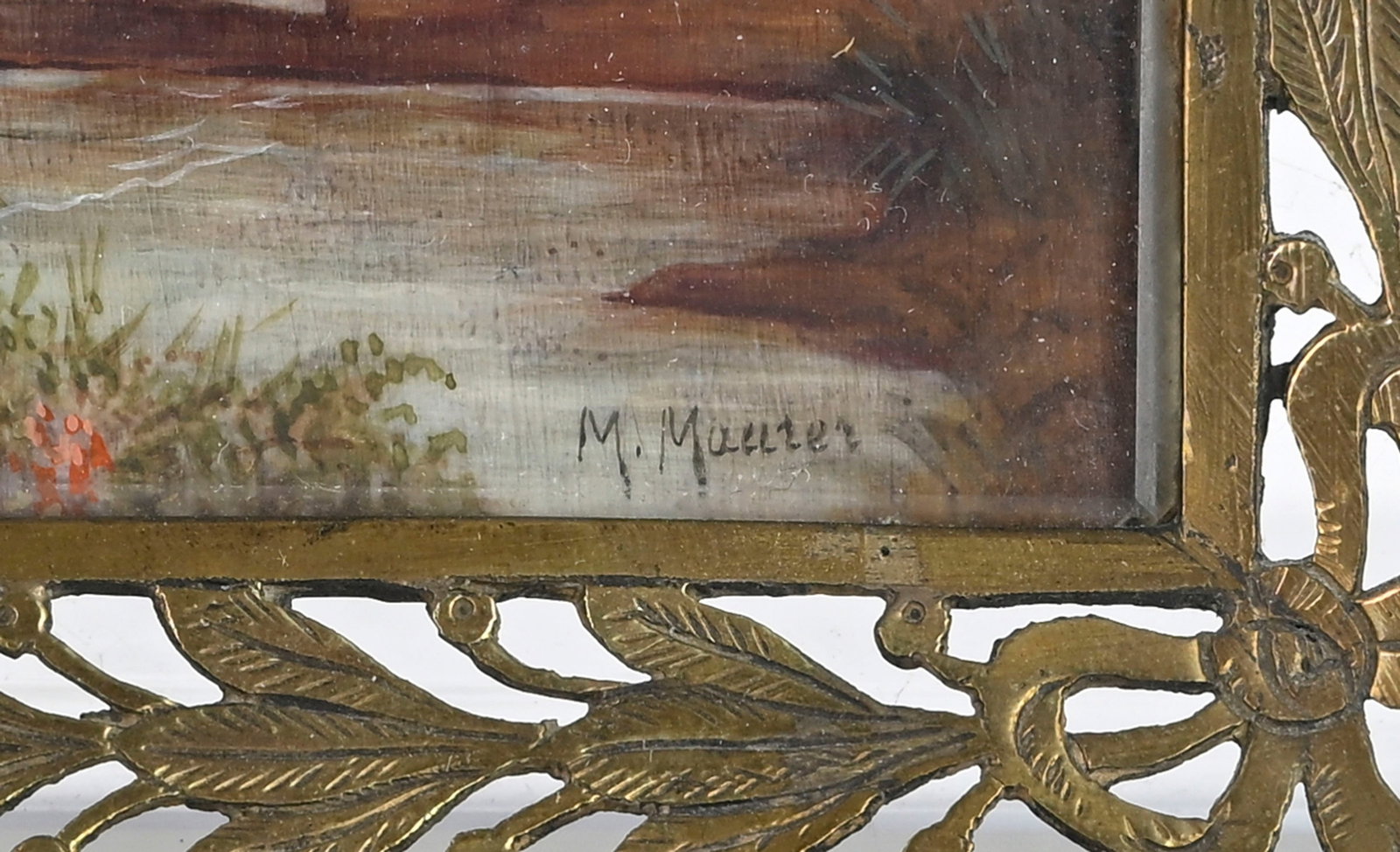 Jeune femme au jardin, miniature sur ivoire, XIXe s., signée en bas à droite M. Maurer, 13 - 4