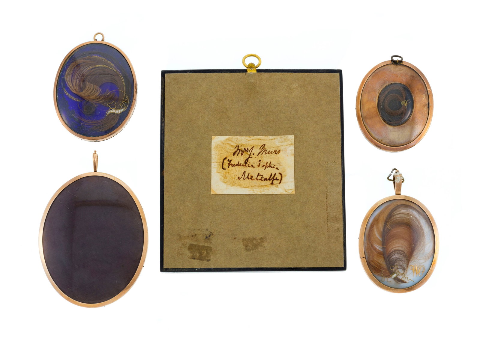 Collection de 4 miniatures montées en porte-souvenirs en or, école anglaise, XIXe s., et 1 - 2