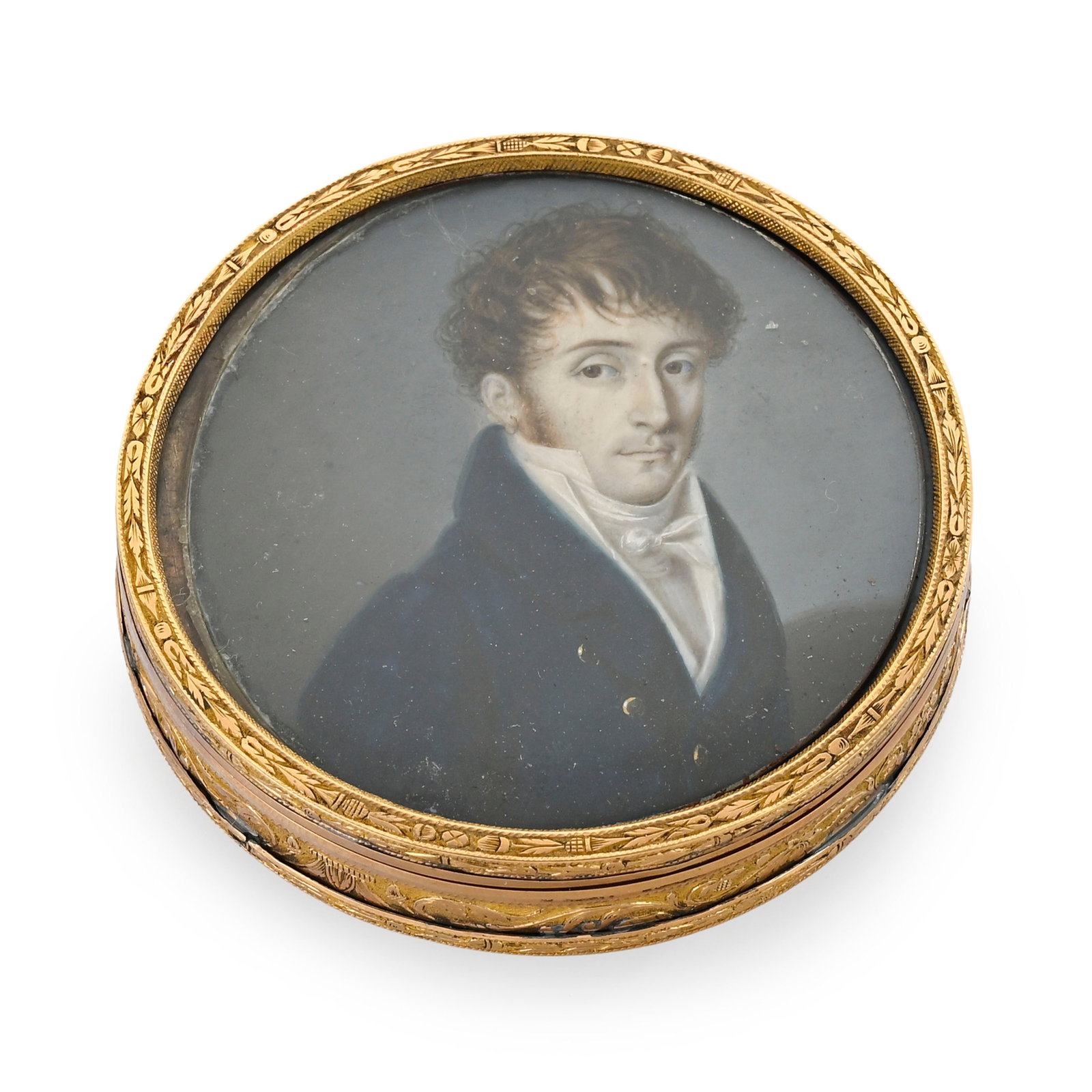 Boîte-souvenir ronde en or à décor de fiançailles, début du XIXe s., orn - 3