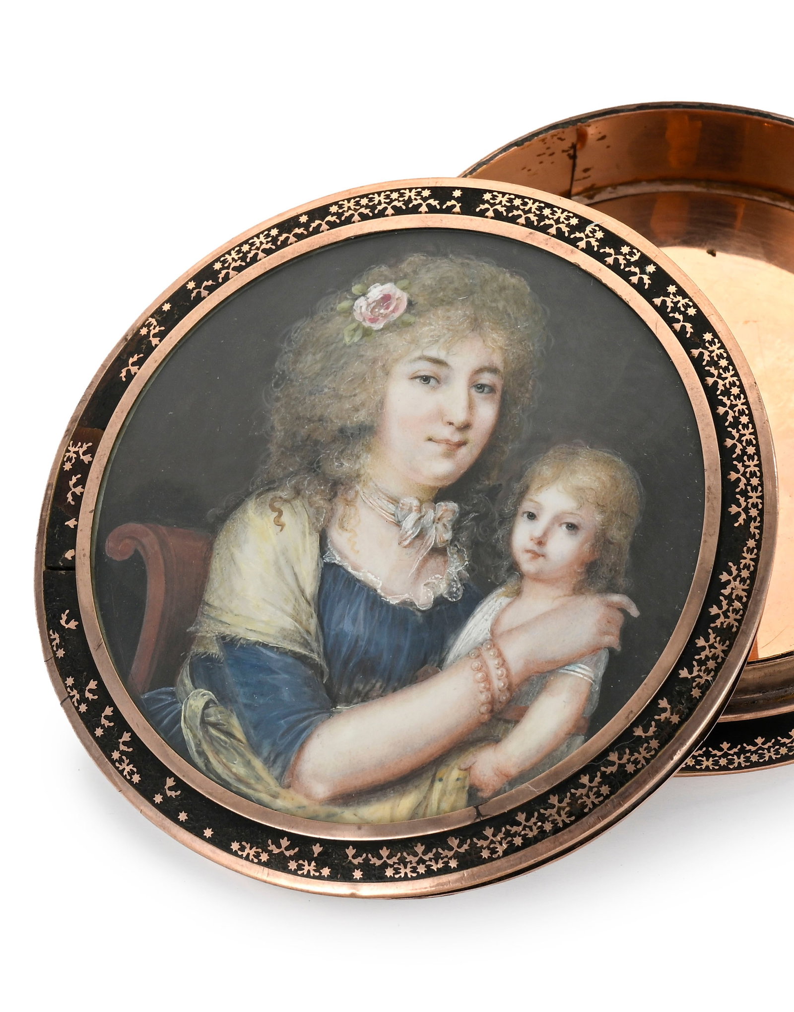 Boîte ronde en écaille piqué or, fin XVIIIe s., le couvercle centré d'un portrai - 3