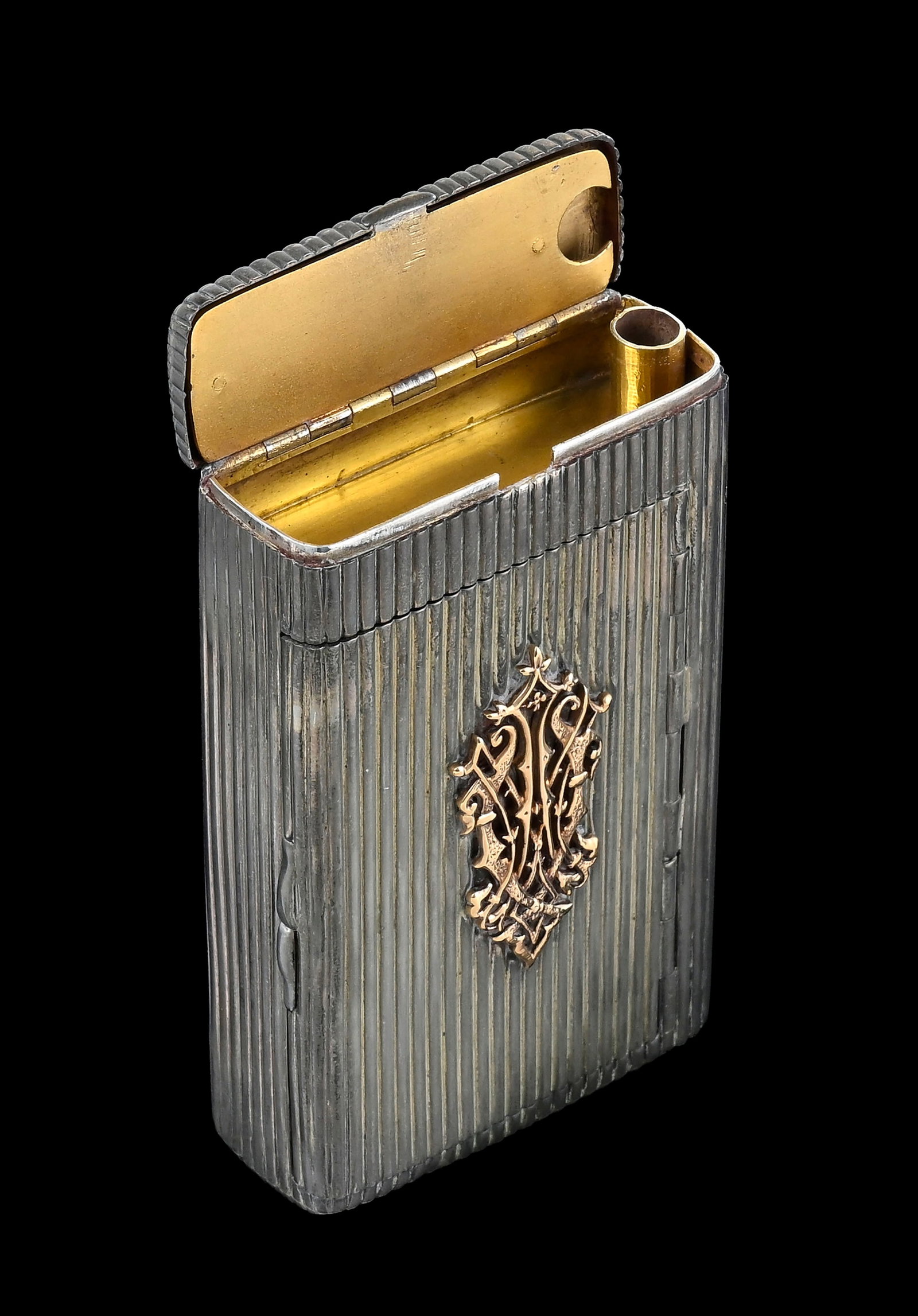 Étui à cigarettes en argent cannelé, Saint-Pétersbourg, vers 1890, Mikhail Isako - 2