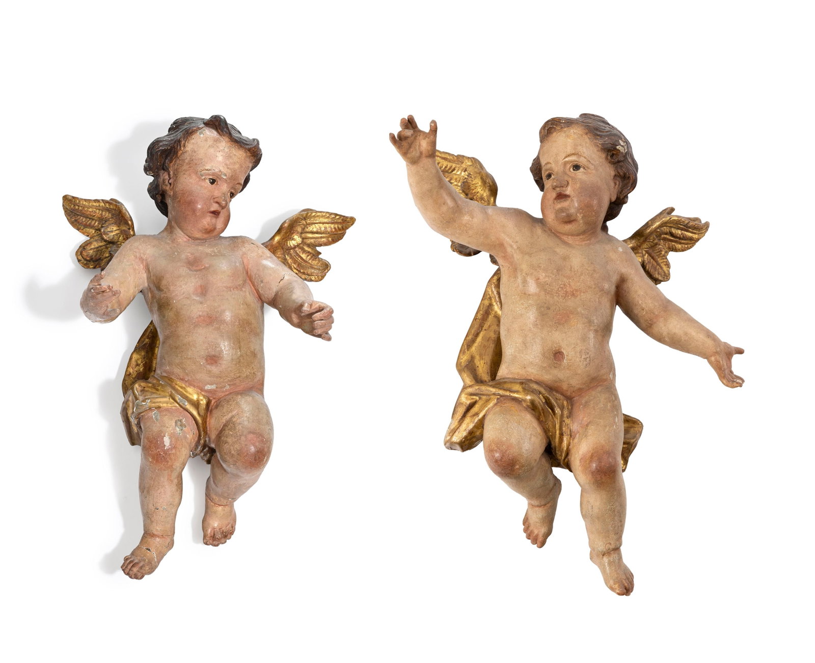 Paire d'angelots en bois sculpté polychrome et doré, Autriche, XVIIIe s., h, 43 cm Proven: Paire d'angelots en bois sculpté polychrome et doré, Autriche, XVIIIe s., h, 43 cm Provenance : Famille Schlote, Göttingen, Basse-Saxe ; collection du Dr Karl Schlote, Eschwege, Hesse