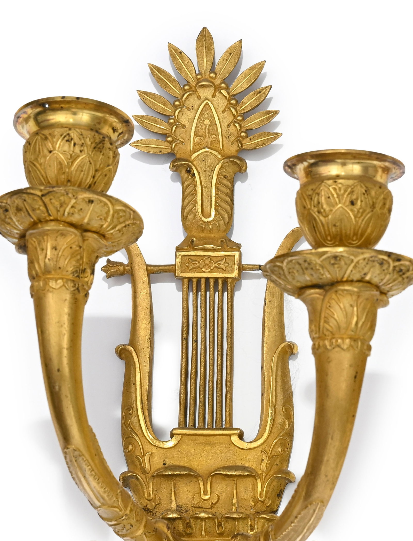 Applique d'époque Restauration, en bronze doré et ciselé, à décor d'une lyr - 2