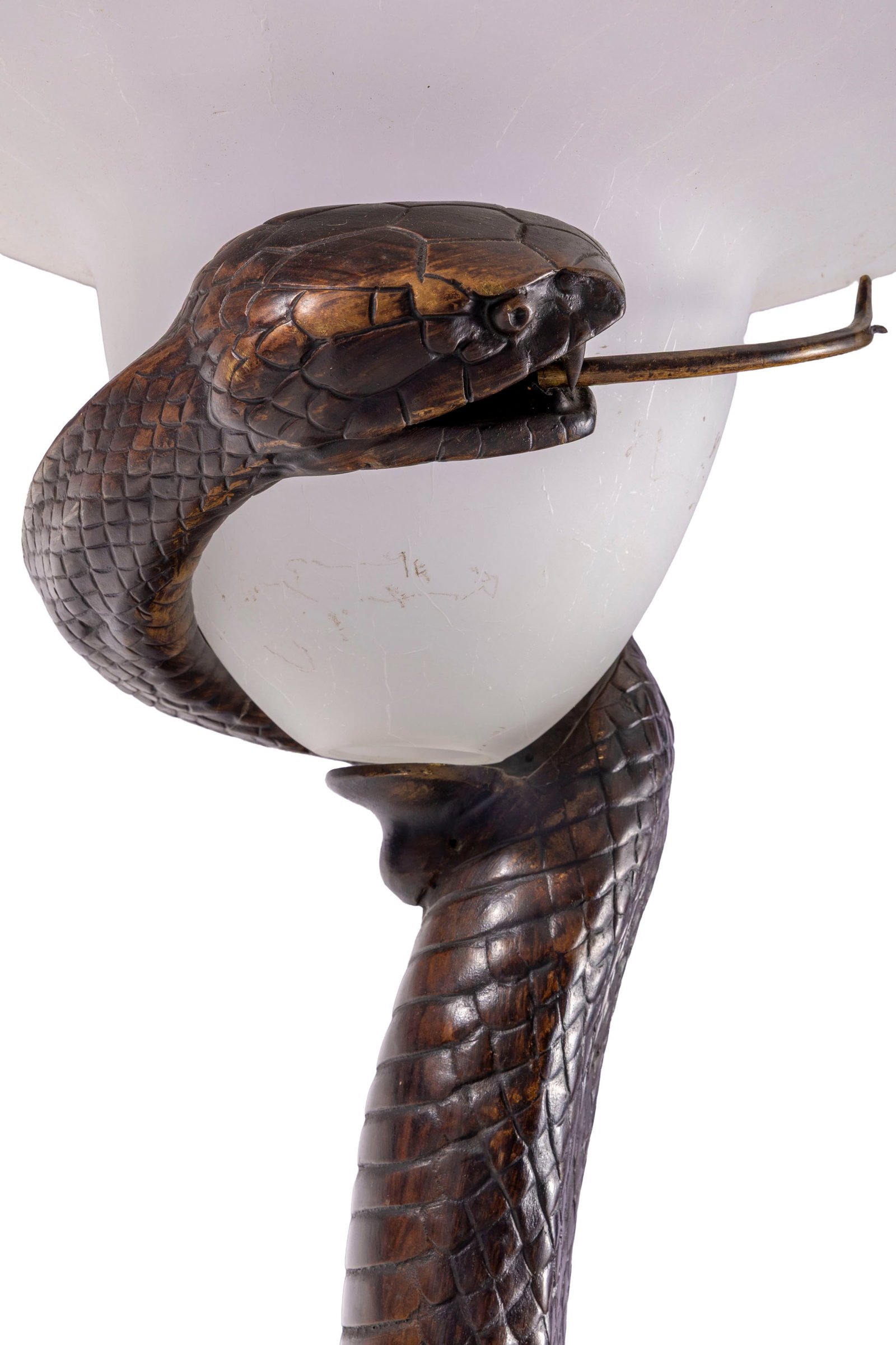 Lampadaire dans le goût d'Edgar Brandt, XXe s., en bronze patiné figurant un serpent enser - 2