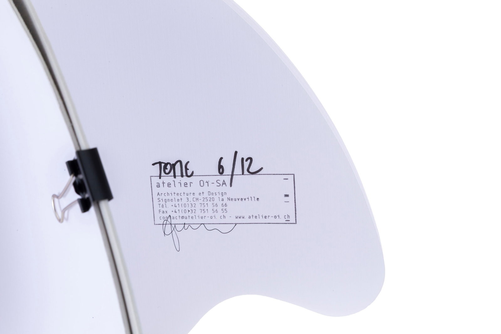 Lampe Tome, Atelier Oï, 2008, en papier, reliure et accroches, numéroté 6/12, carton  - 3
