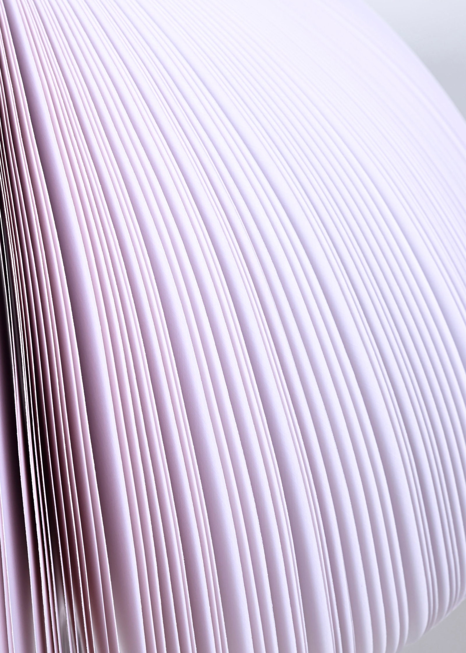 Lampe Tome, Atelier Oï, 2008, en papier, reliure et accroches, numéroté 3/12, carton  - 3