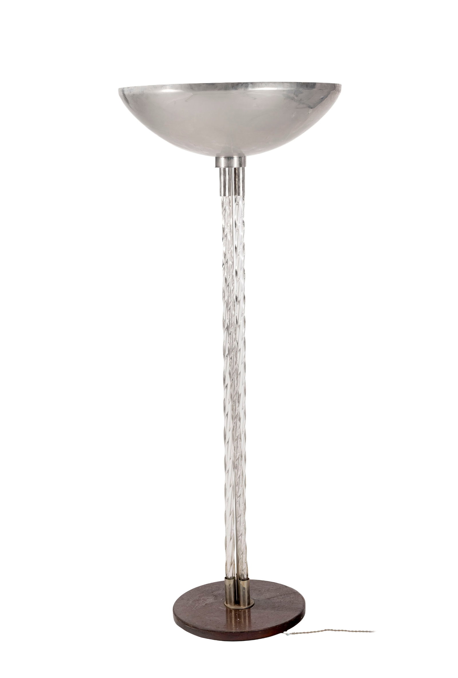 Lampadaire, XXe s., fût constitué de trois tiges torsadées en verre et soutenant une : Lampadaire, XXe s., fût constitué de trois tiges torsadées en verre et soutenant une vasque, base circulaire en bois teinté, h. 175 cm Condition nous ne garantissons pas
