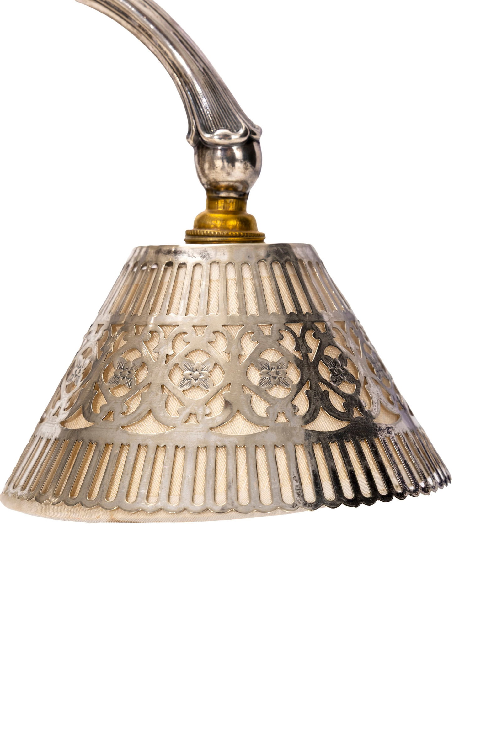 Paire de lampes en argent lesté, Angleterre, 1896 et 1911, fût en gaine agrémenté - 3