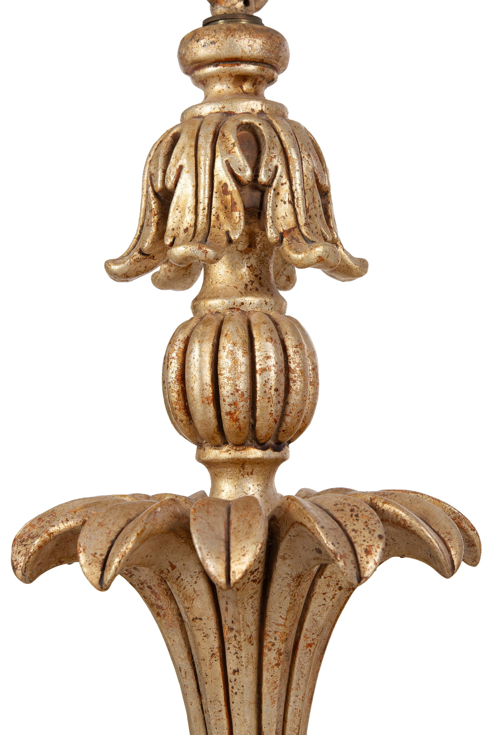 Lustre de style Louis XV, XXe s., en bois et métal doré, à décor de feuilles d'a - 3