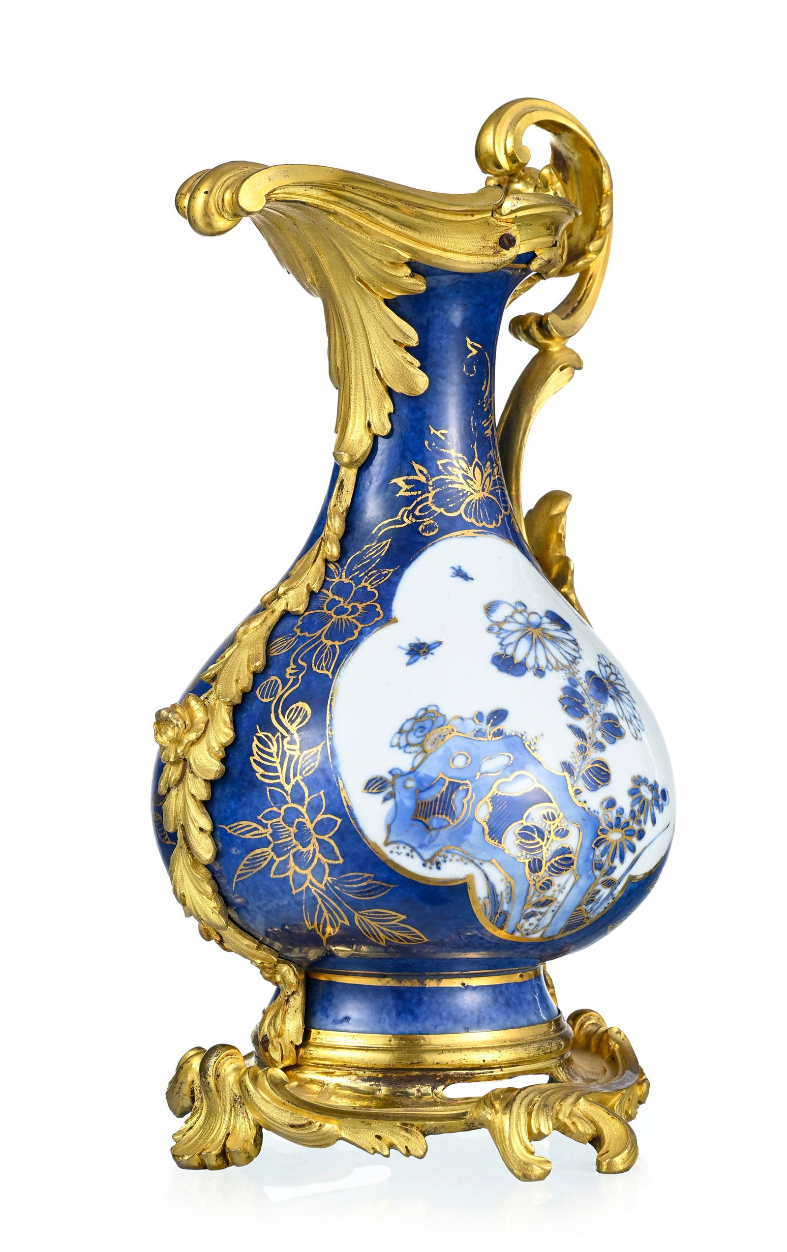 Paire d'aiguières en porcelaine de Chine Qianlong (1736-1795), monture en bronze doré d'&# - 7